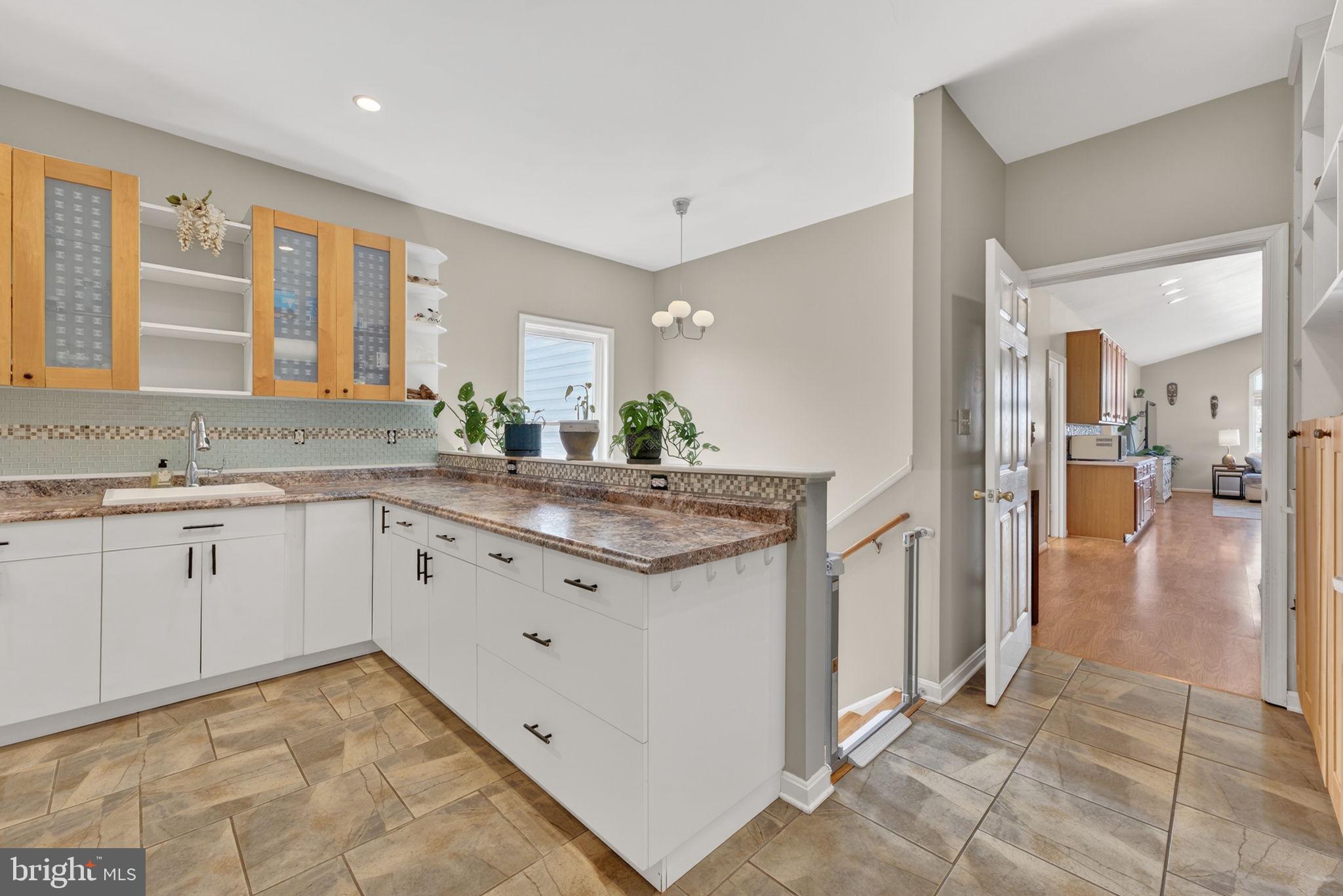 ENGLISH MEADOWS - Residential