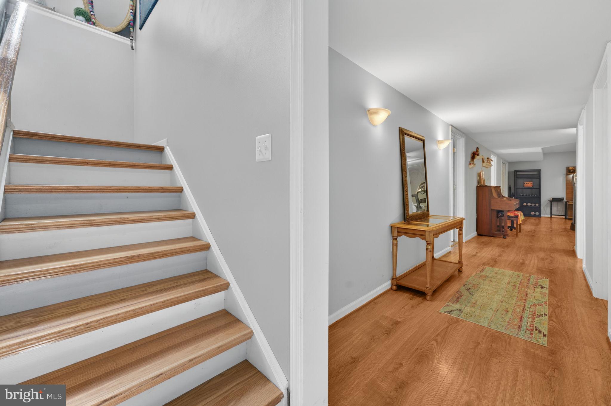 ENGLISH MEADOWS - Residential