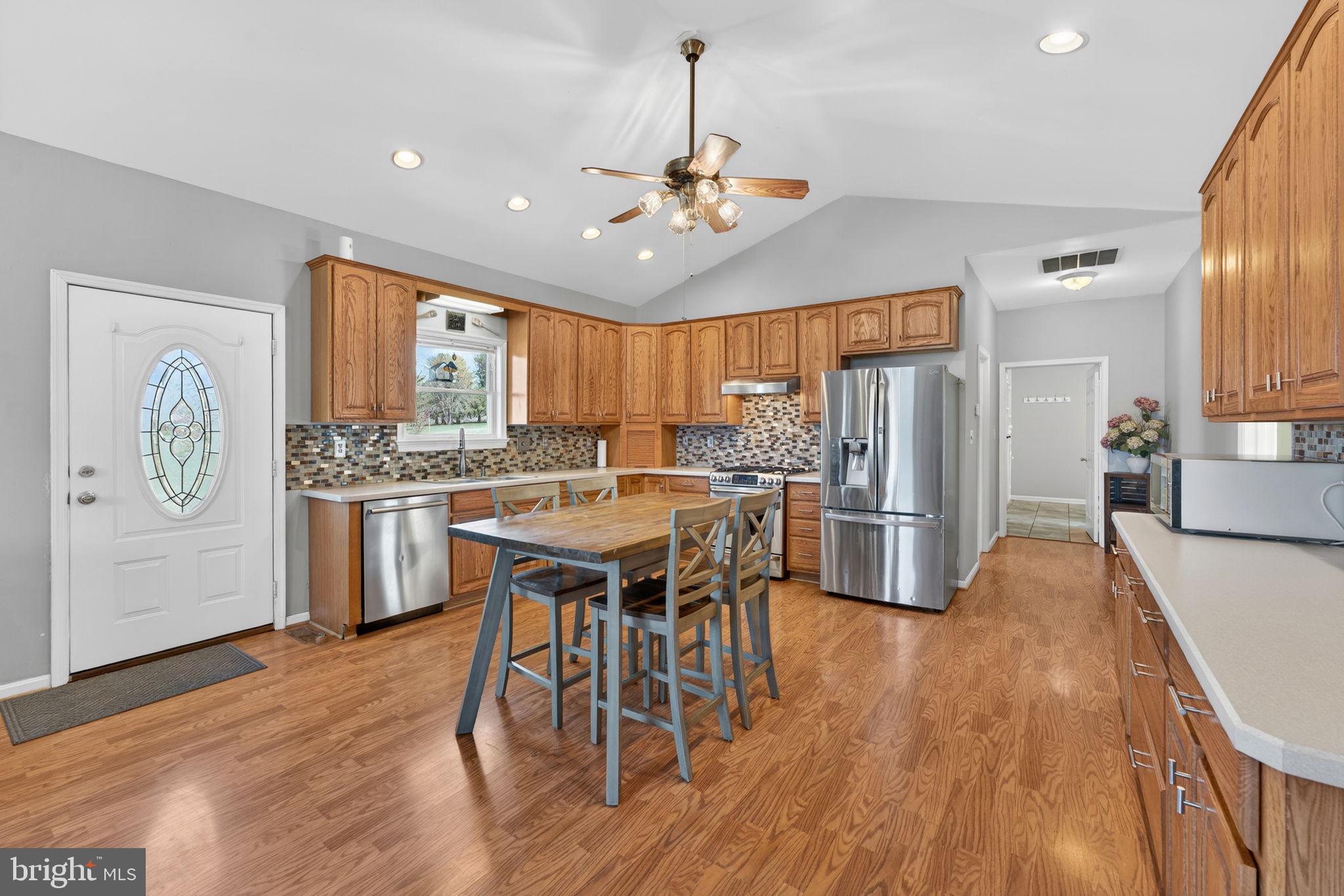 ENGLISH MEADOWS - Residential