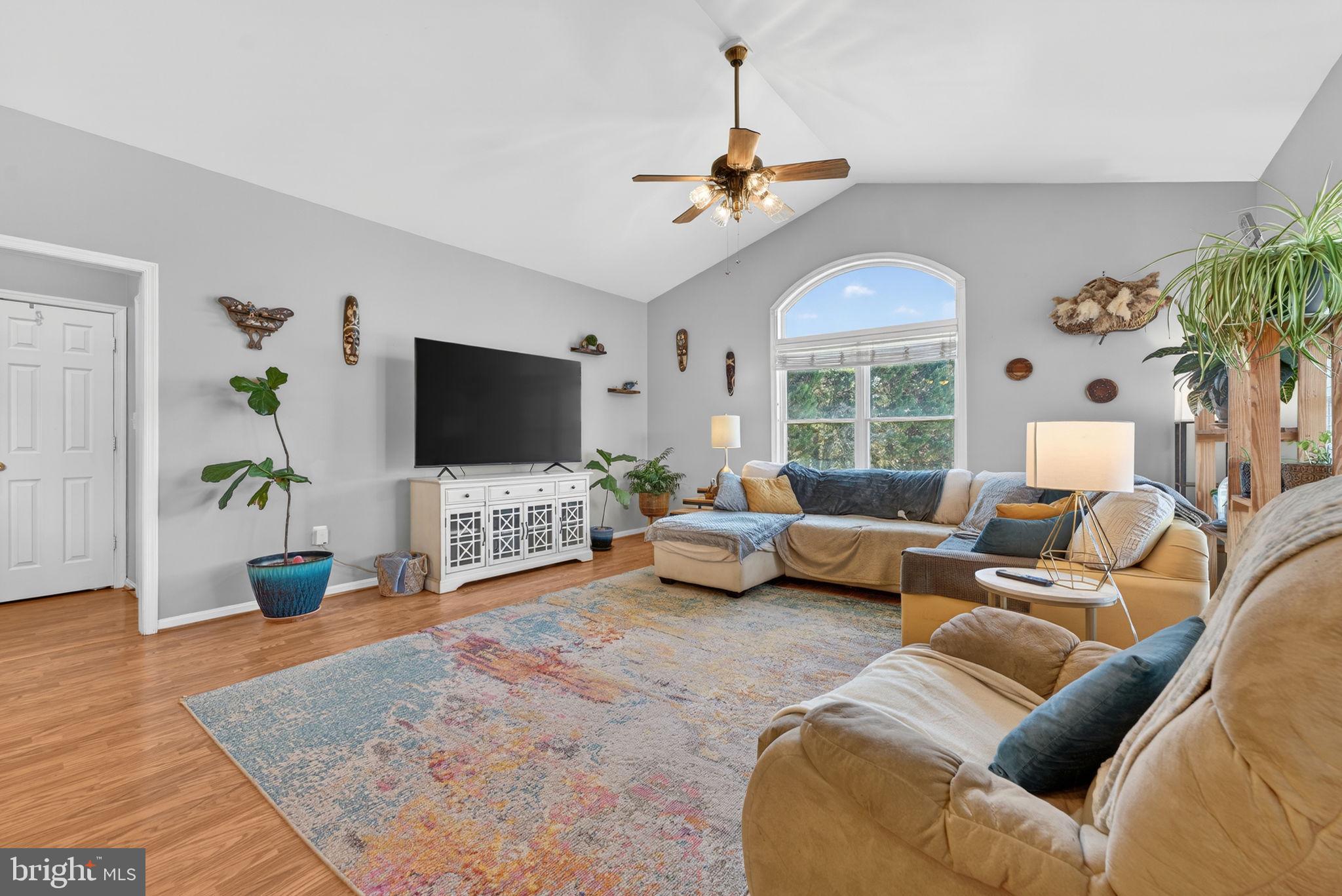 ENGLISH MEADOWS - Residential