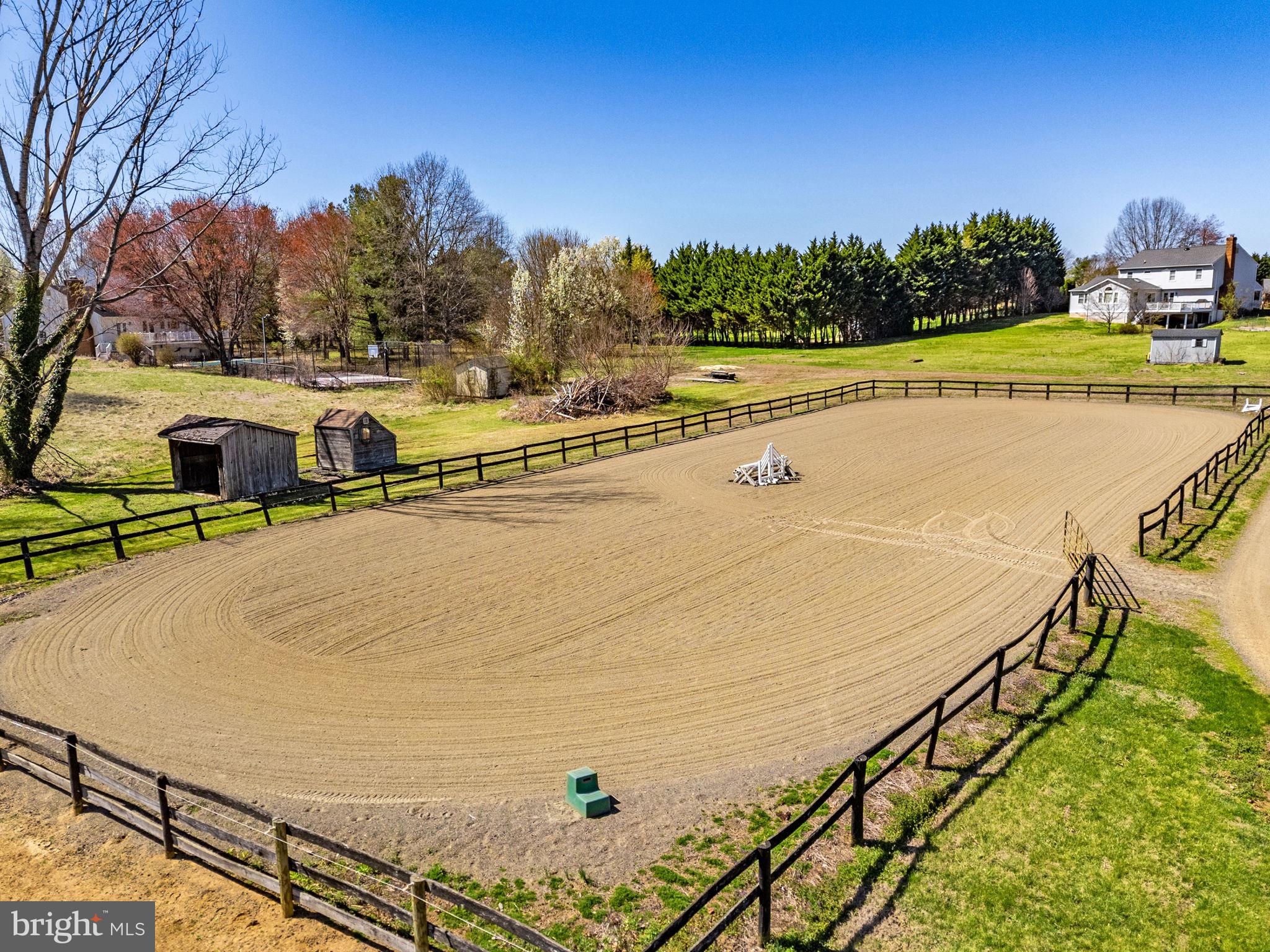 ENGLISH MEADOWS - Residential