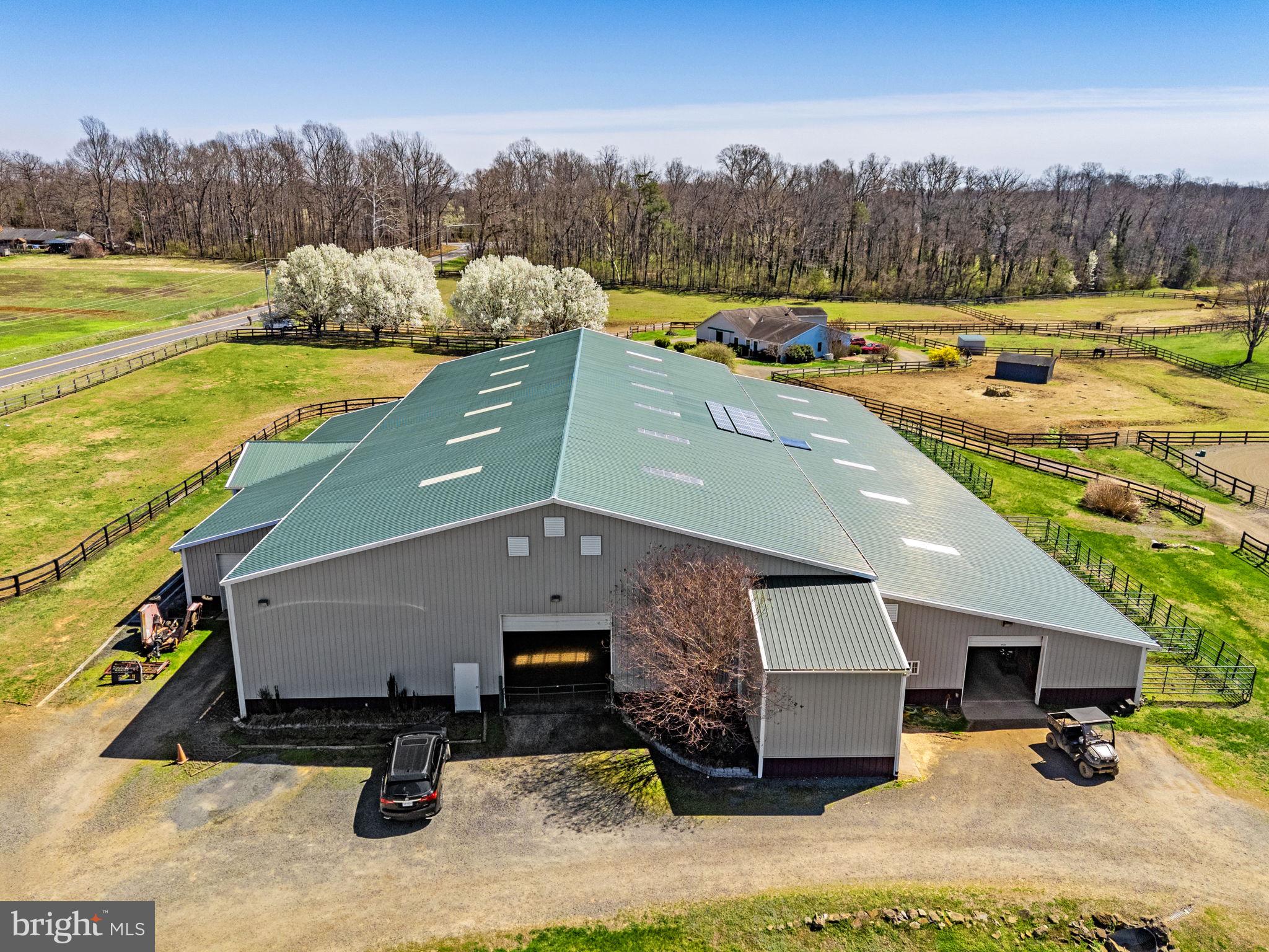 ENGLISH MEADOWS - Residential