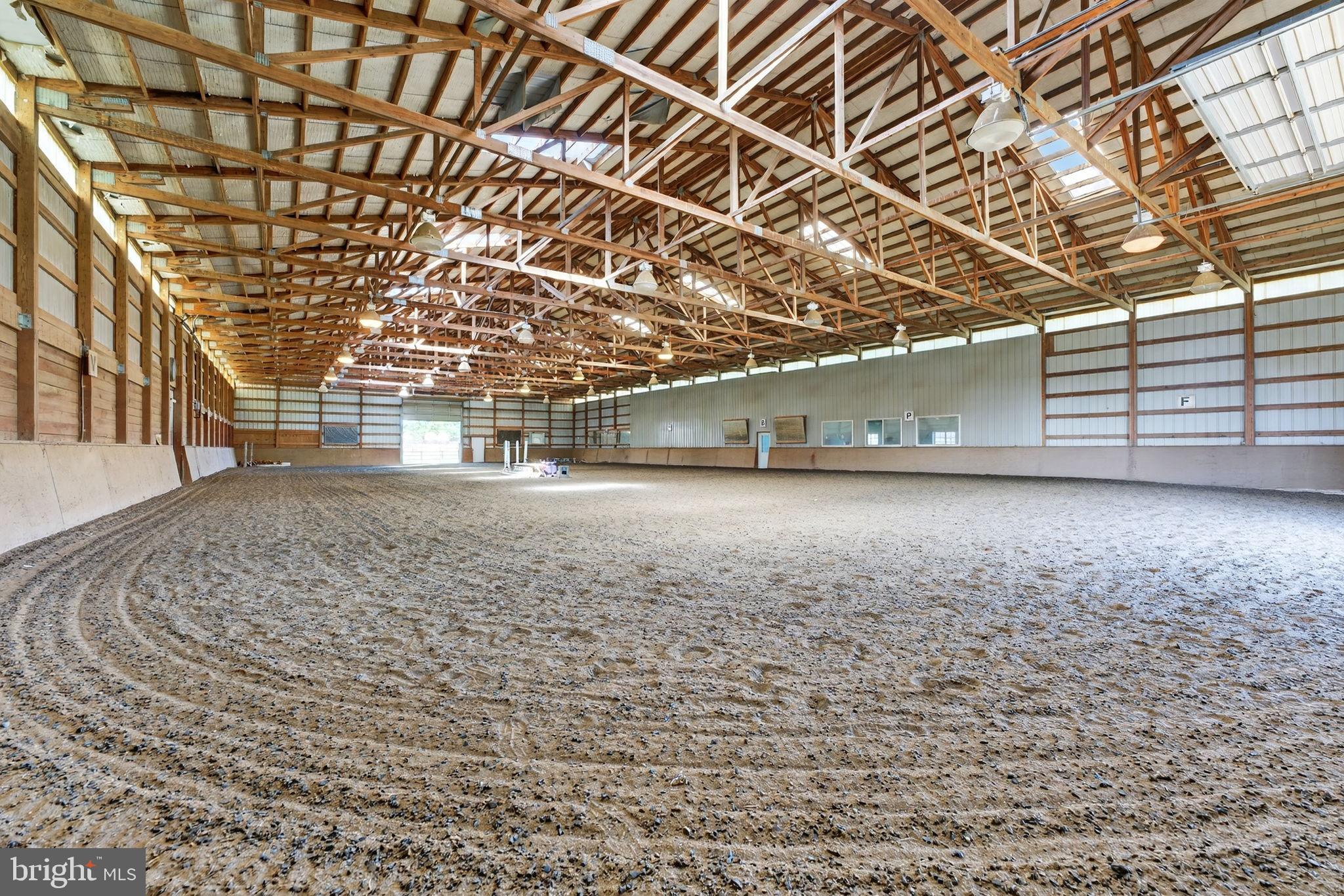 ENGLISH MEADOWS - Residential