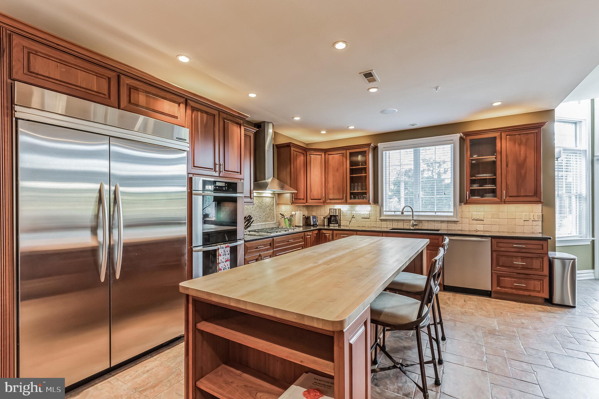 BROOKSIDE MANOR ES - Residential