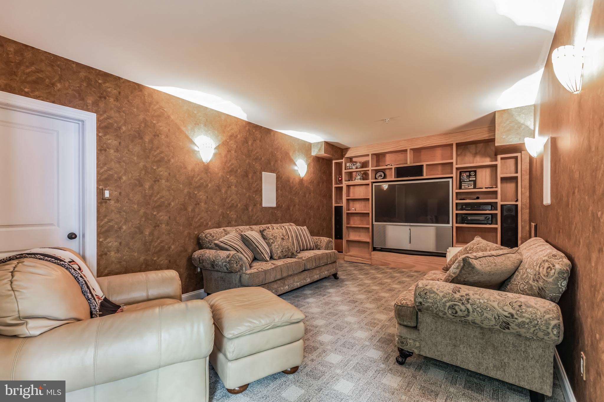 BROOKSIDE MANOR ES - Residential