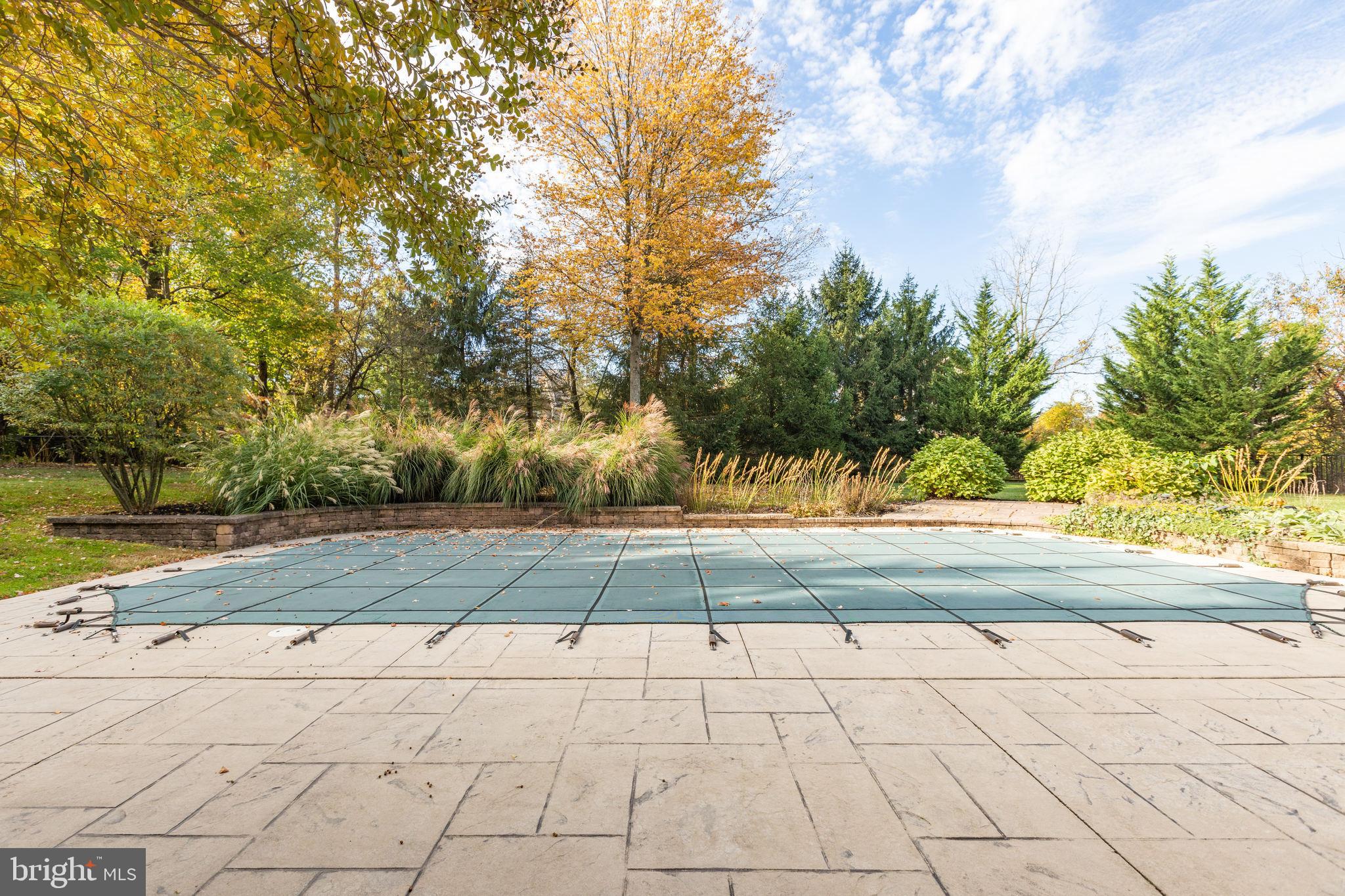 BROOKSIDE MANOR ES - Residential