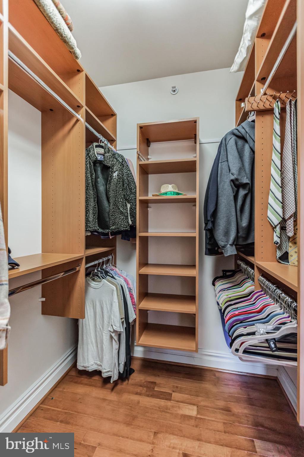 BROOKSIDE MANOR ES - Residential