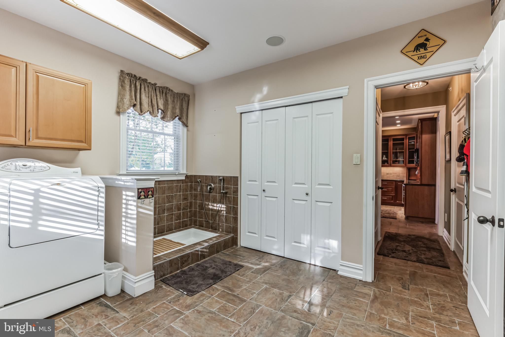 BROOKSIDE MANOR ES - Residential