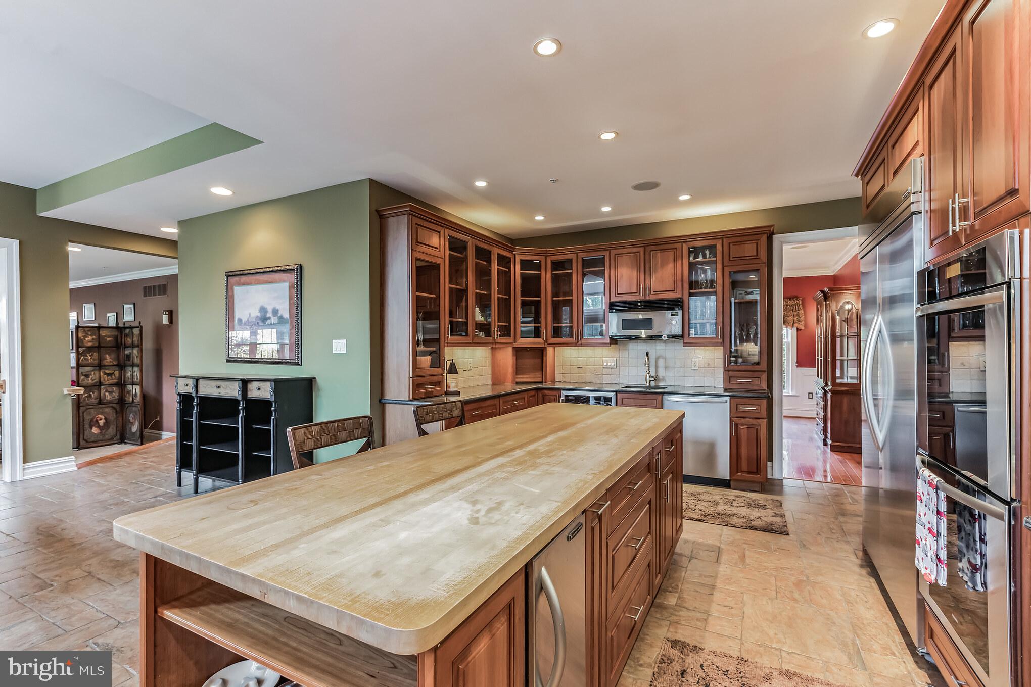 BROOKSIDE MANOR ES - Residential