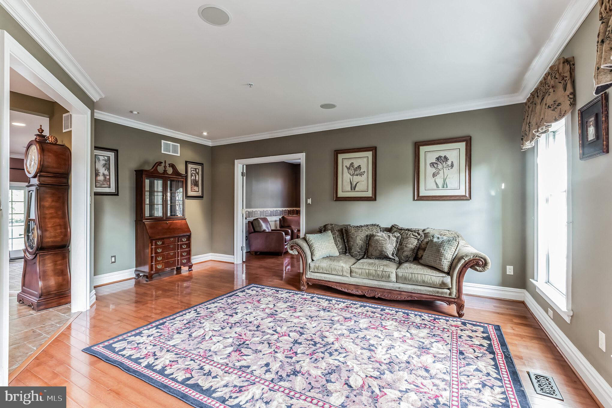 BROOKSIDE MANOR ES - Residential