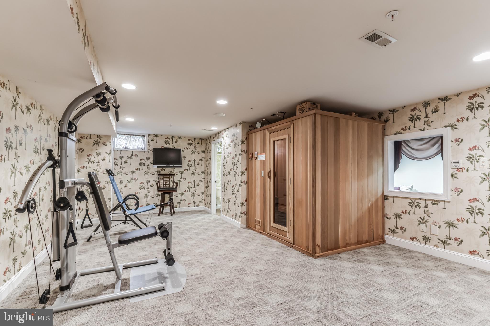 BROOKSIDE MANOR ES - Residential