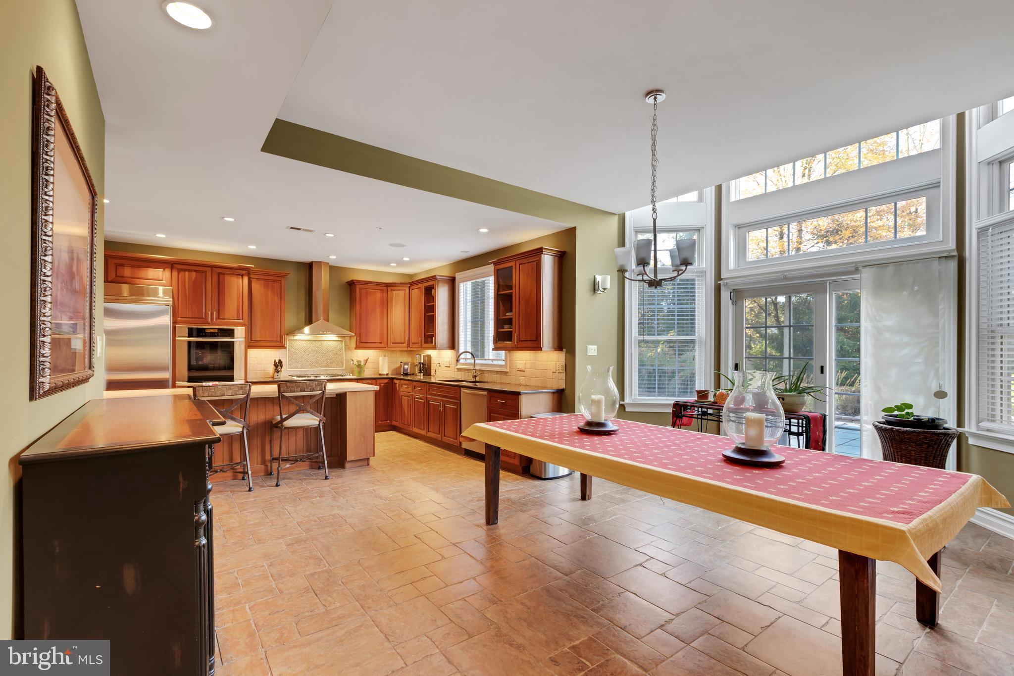 BROOKSIDE MANOR ES - Residential