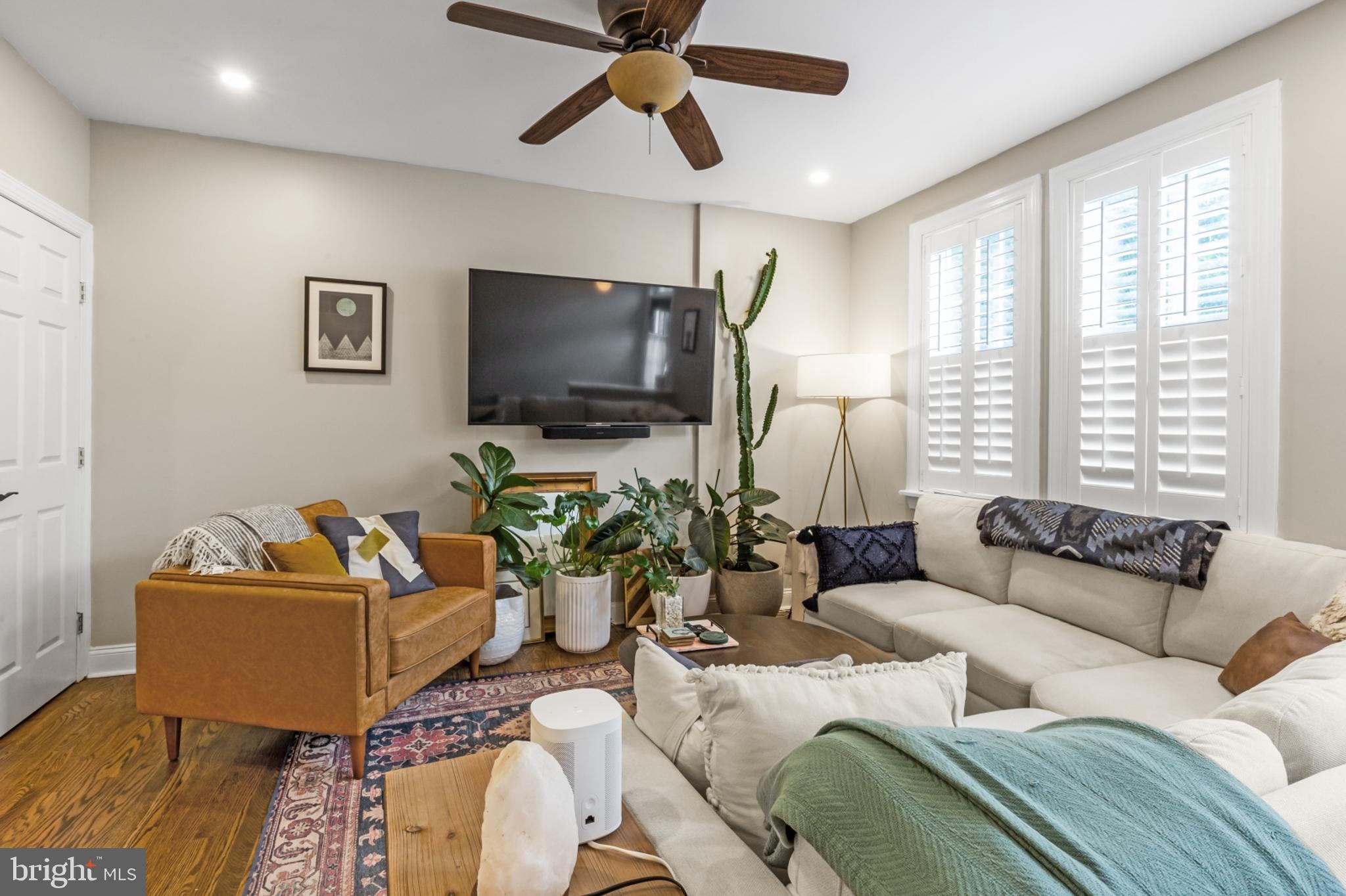 239 E THOMPSON STREET