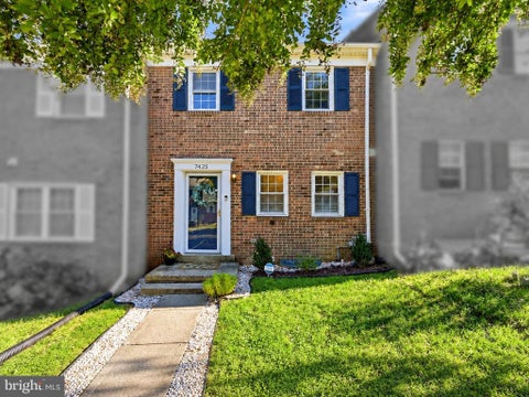 Townhouse For Sale - 7425 Larne Lane<br/> LORTON, VA 22079