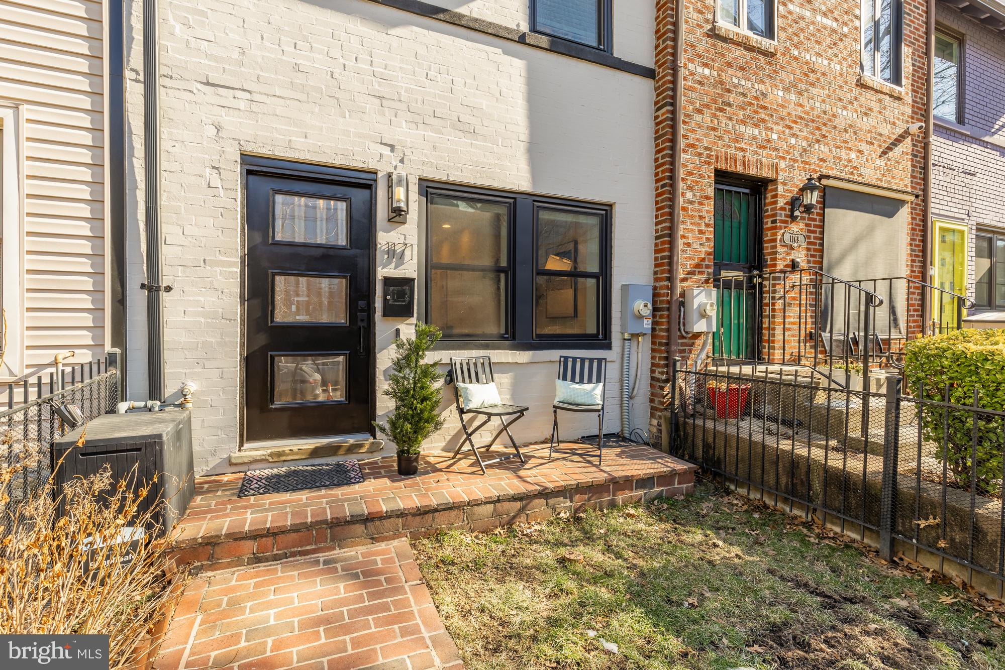 1171 3RD STREET NE
