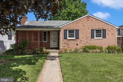Photo of 17 Thirteenth Street, FREDERICK, MD 21701 (MLS # MDFR2081190)