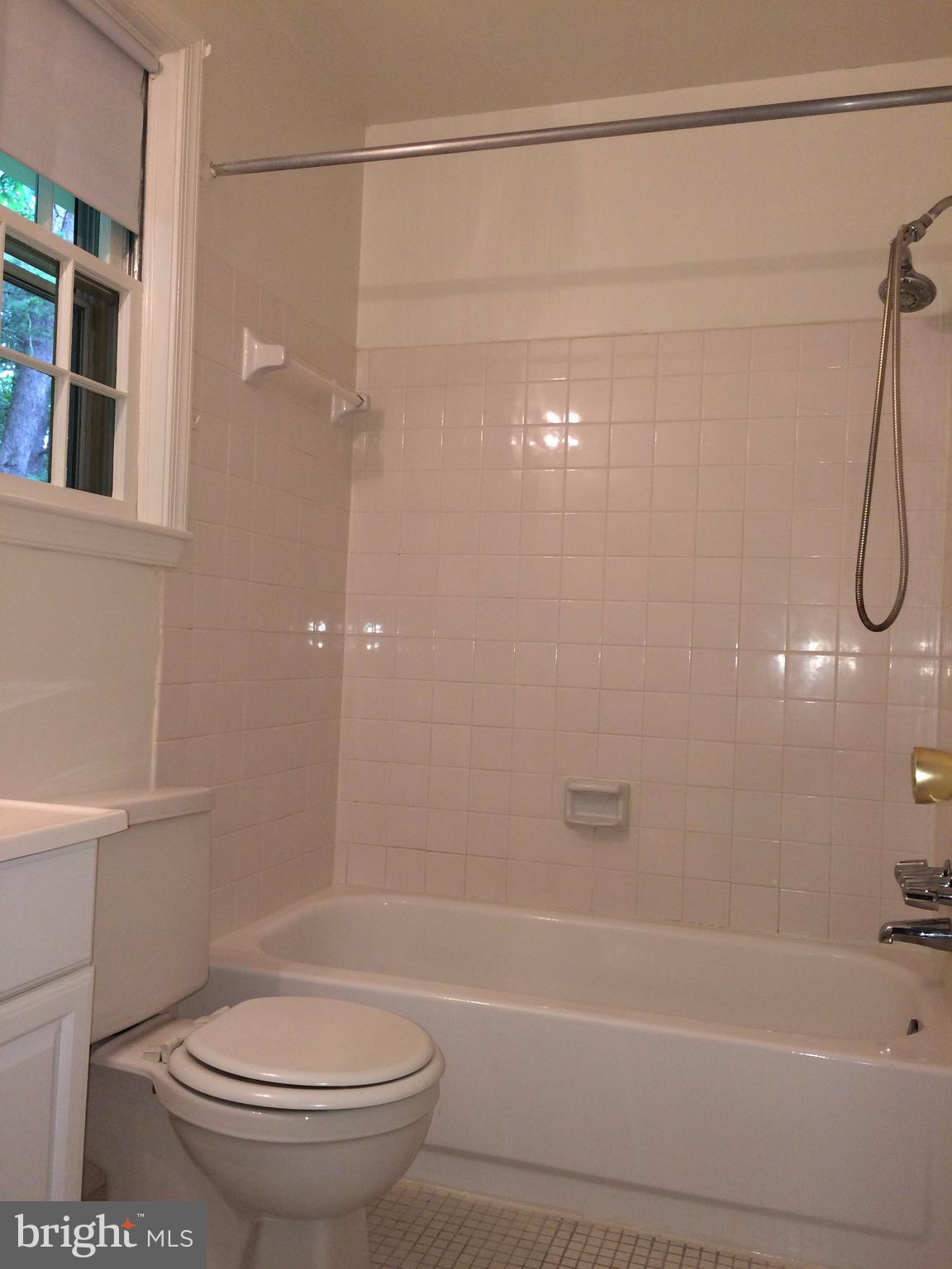 KINGS PARK WEST - Residential Lease