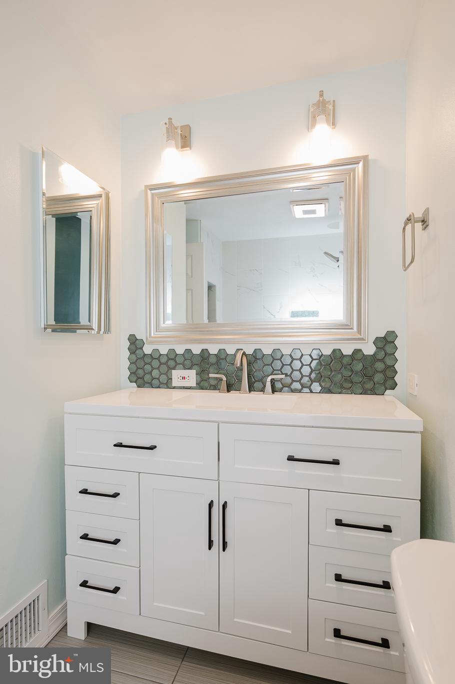 LAUREL VALLEY - Residential