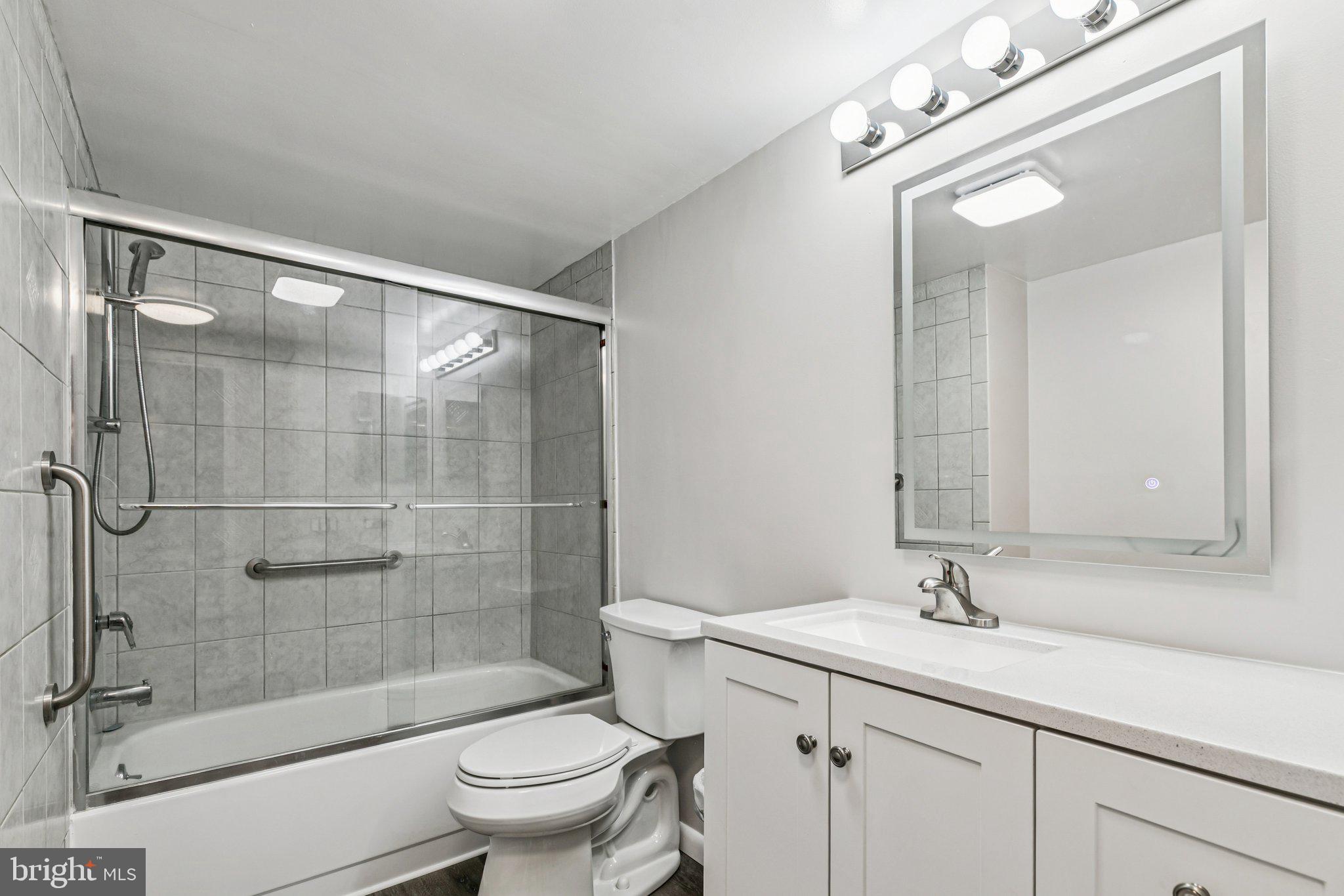 WASHINGTON SQ - Residential