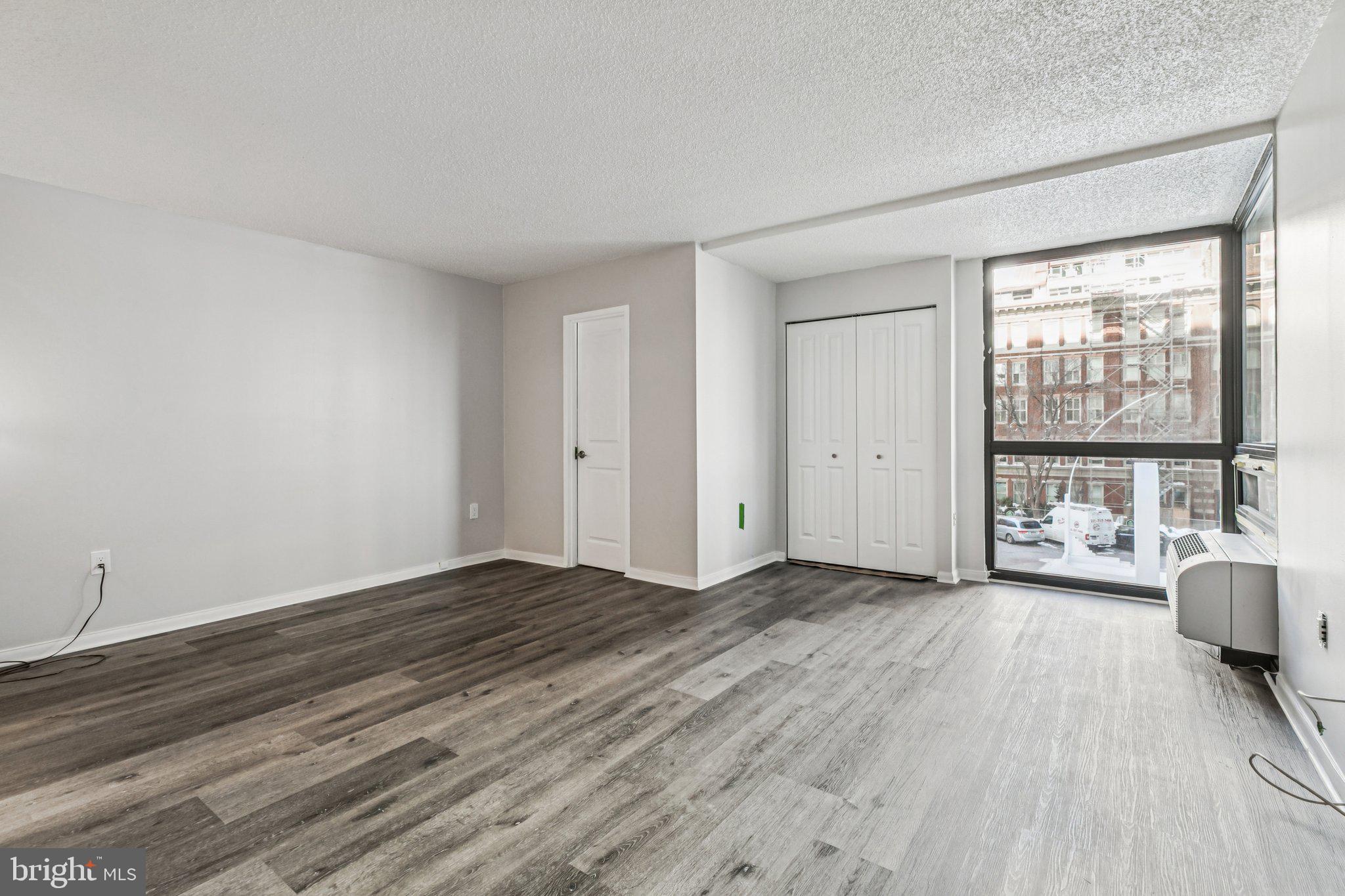 WASHINGTON SQ - Residential