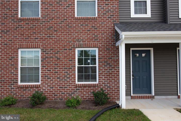 Northside Village is an upscale new townhome community located in Carlisle, just minutes from shopping, bars, restaurants, Dickinson College and Carlisle Barracks (U.S. Army War College)