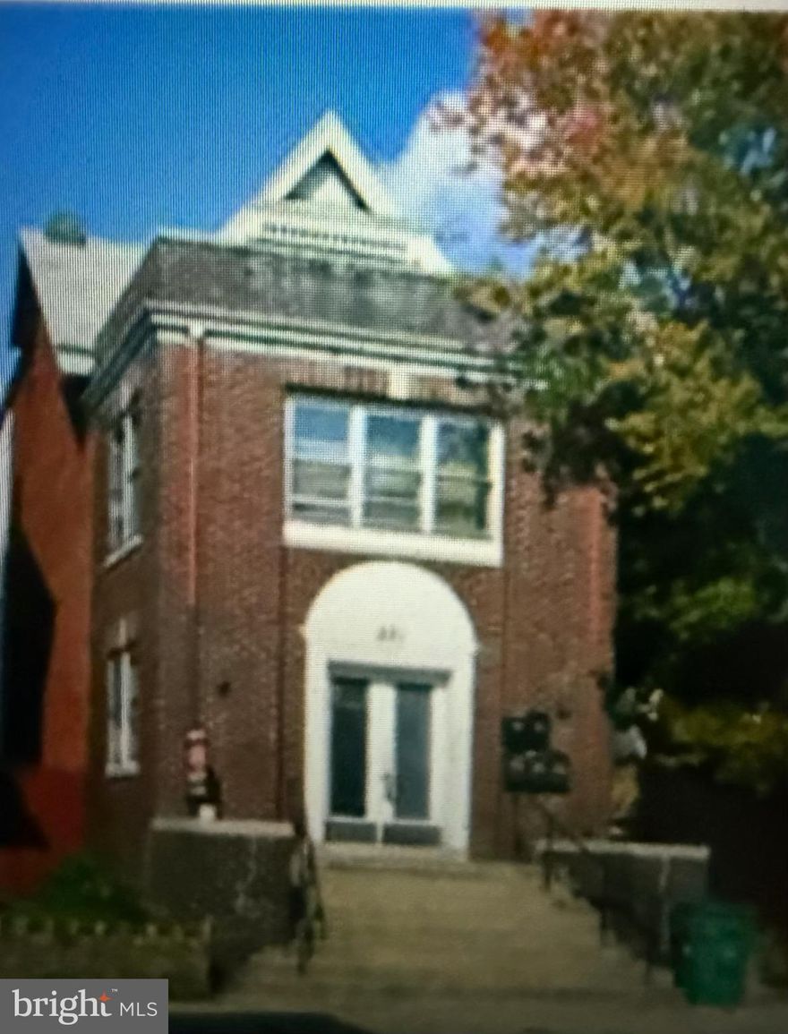 Great Investment Opportunity! This 5 unit property consists of 3 - 2 bedroom units and 2 - one bedroom units.with attached 2 car garage. 1st floor rear and 2nd floor rear enjoy interior access to garage. Owner pays heat, water, trash. Tenants pay electric and electric for water heater Building sits on the edge of the refurbishing district across from the Post Office. All units are currently leased. Please call Landlord for more information and for showings please see all shared documents.