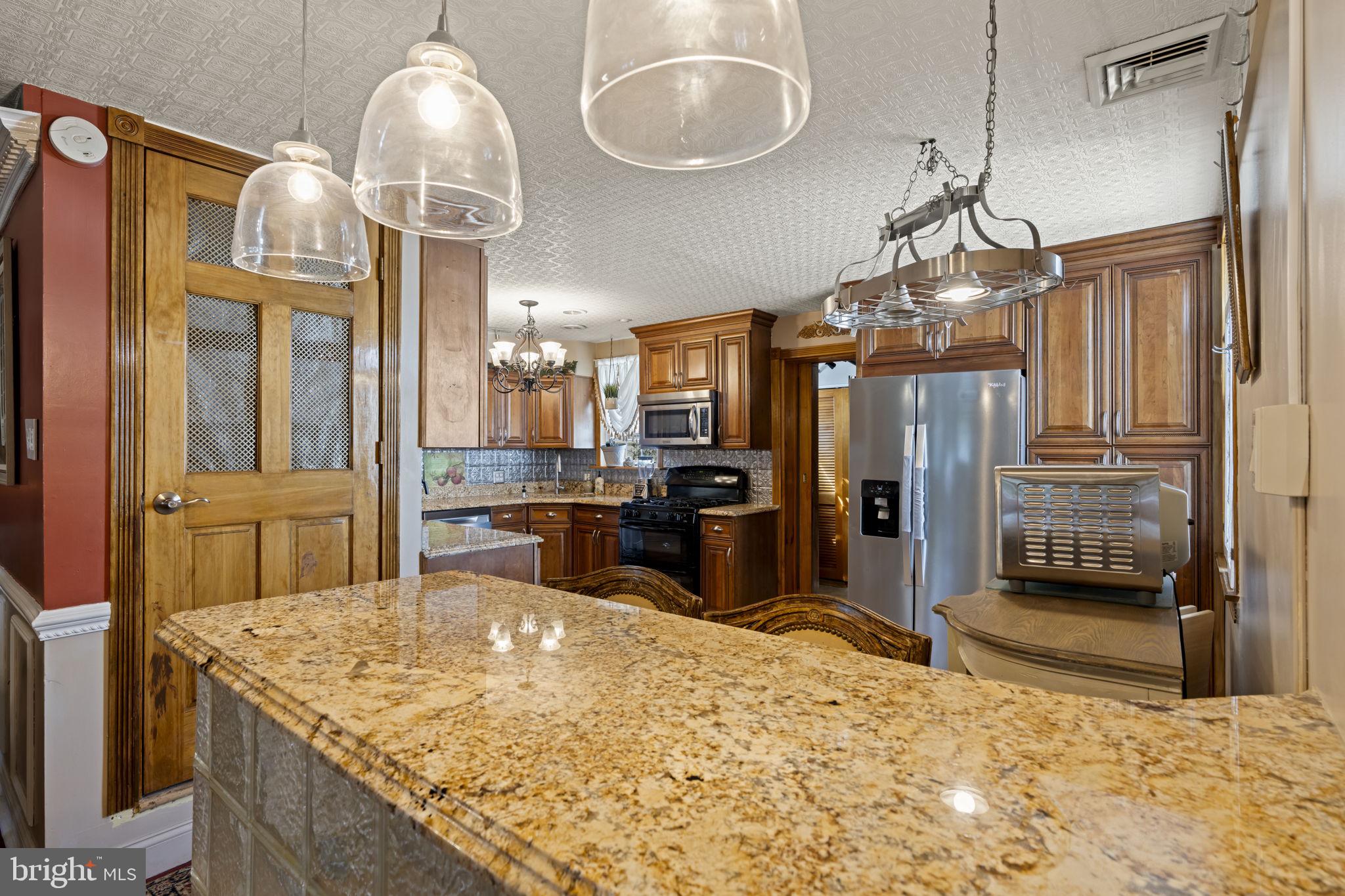 896 PINE HILL RD