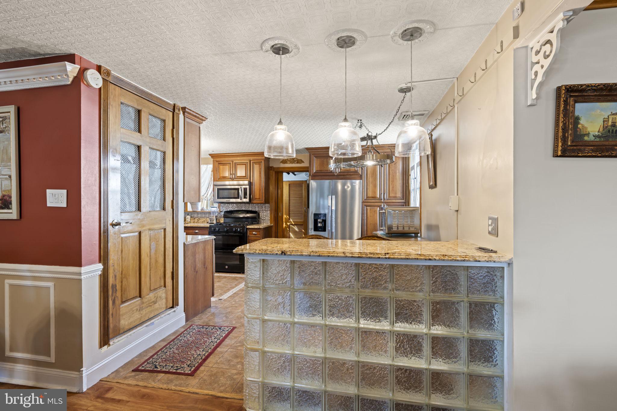 896 PINE HILL RD