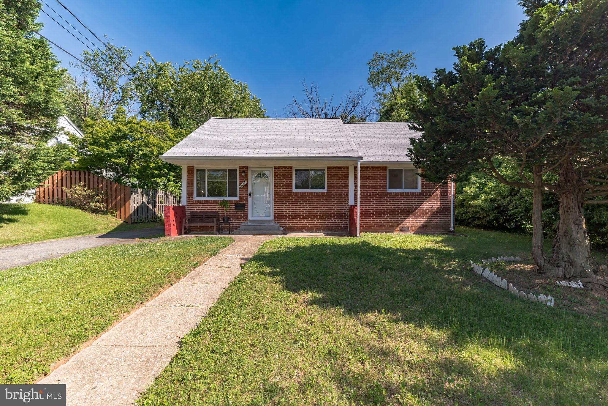 BROYHILL PARK - Residential