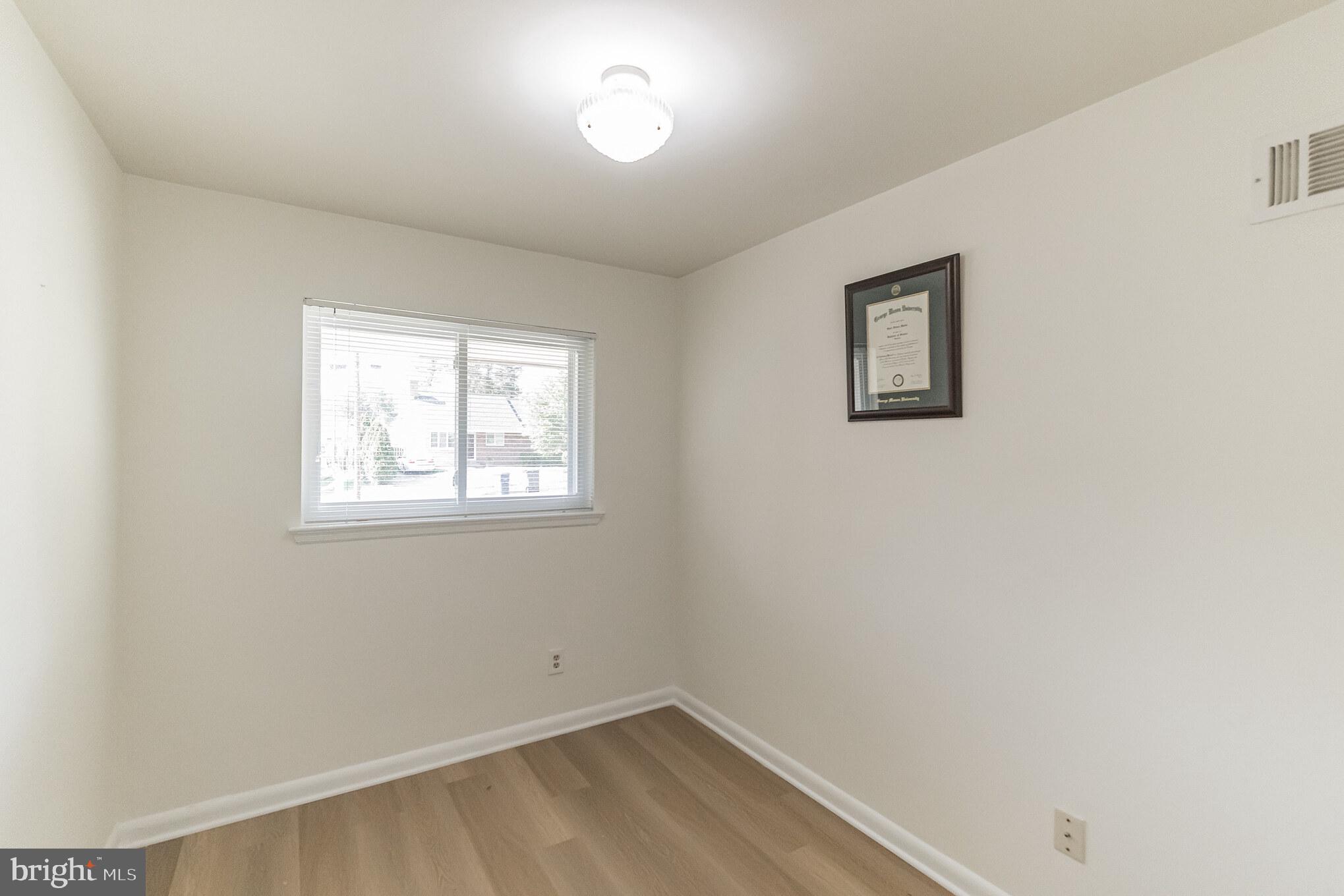 BROYHILL PARK - Residential