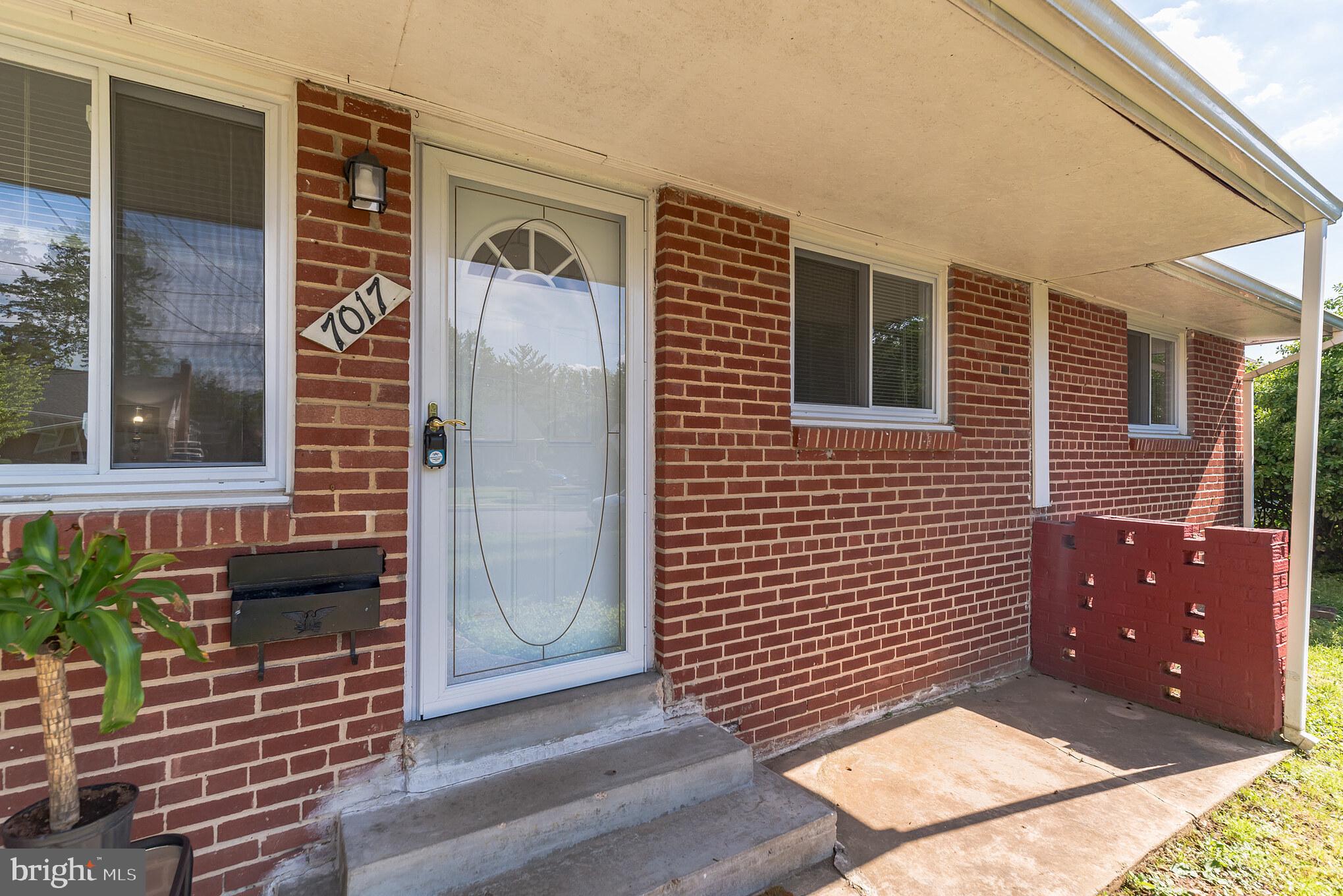 BROYHILL PARK - Residential