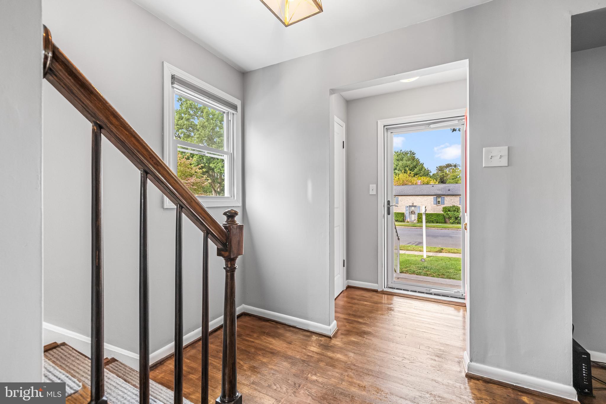 927 JACKSON BOULEVARD