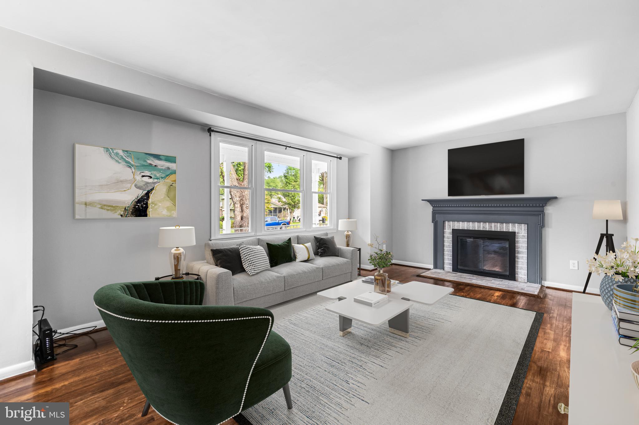 927 JACKSON BOULEVARD