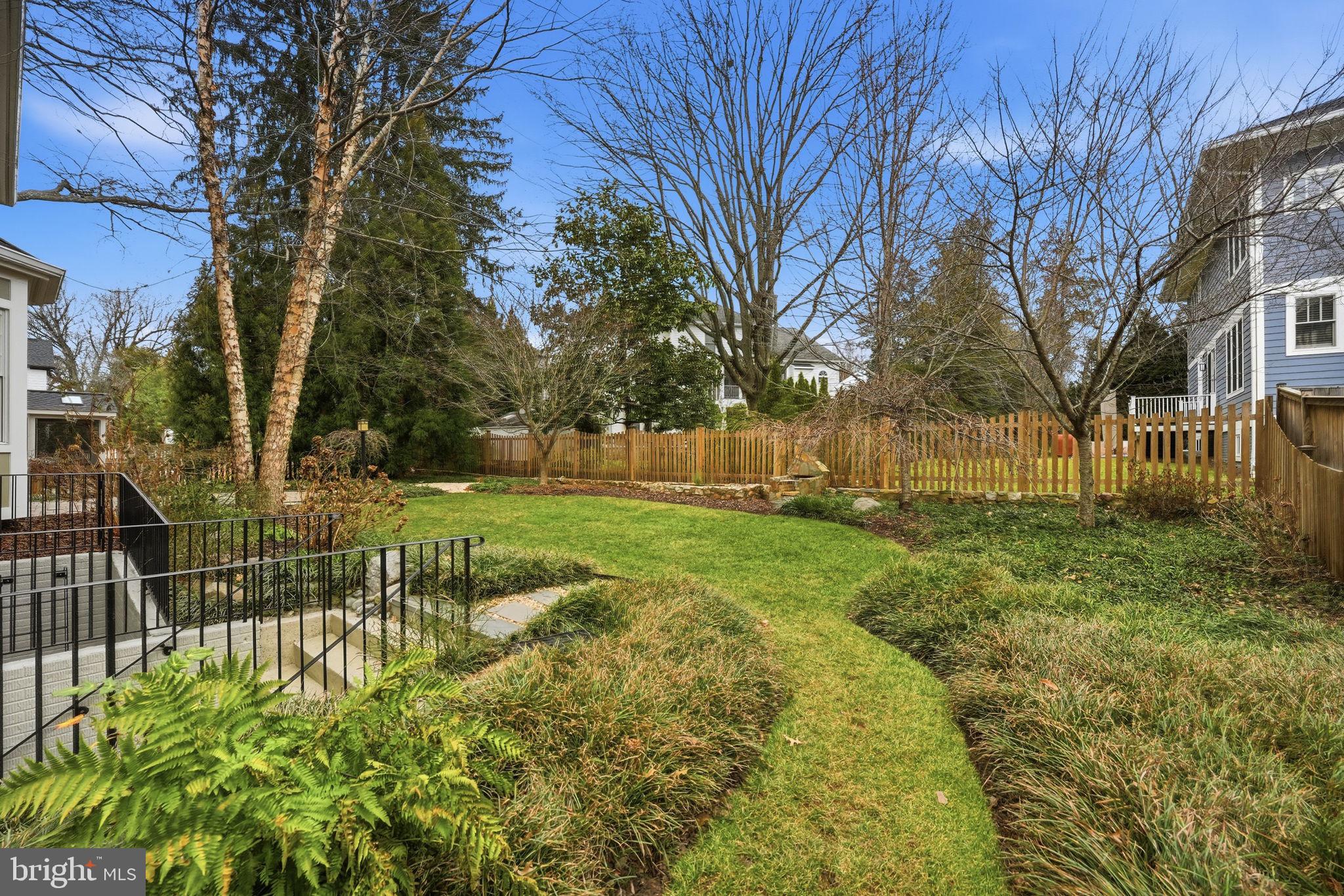 BERKSHIRE OAKWOOD - Residential