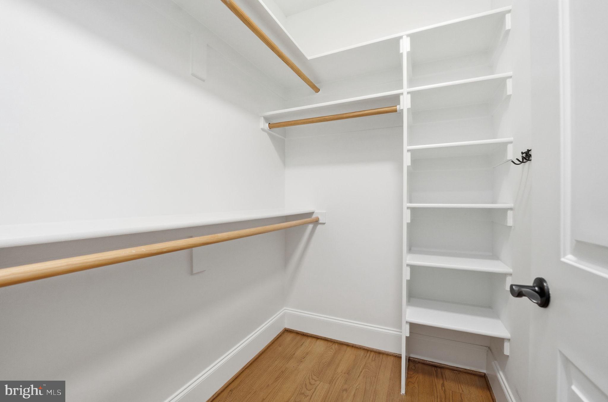 BERKSHIRE OAKWOOD - Residential