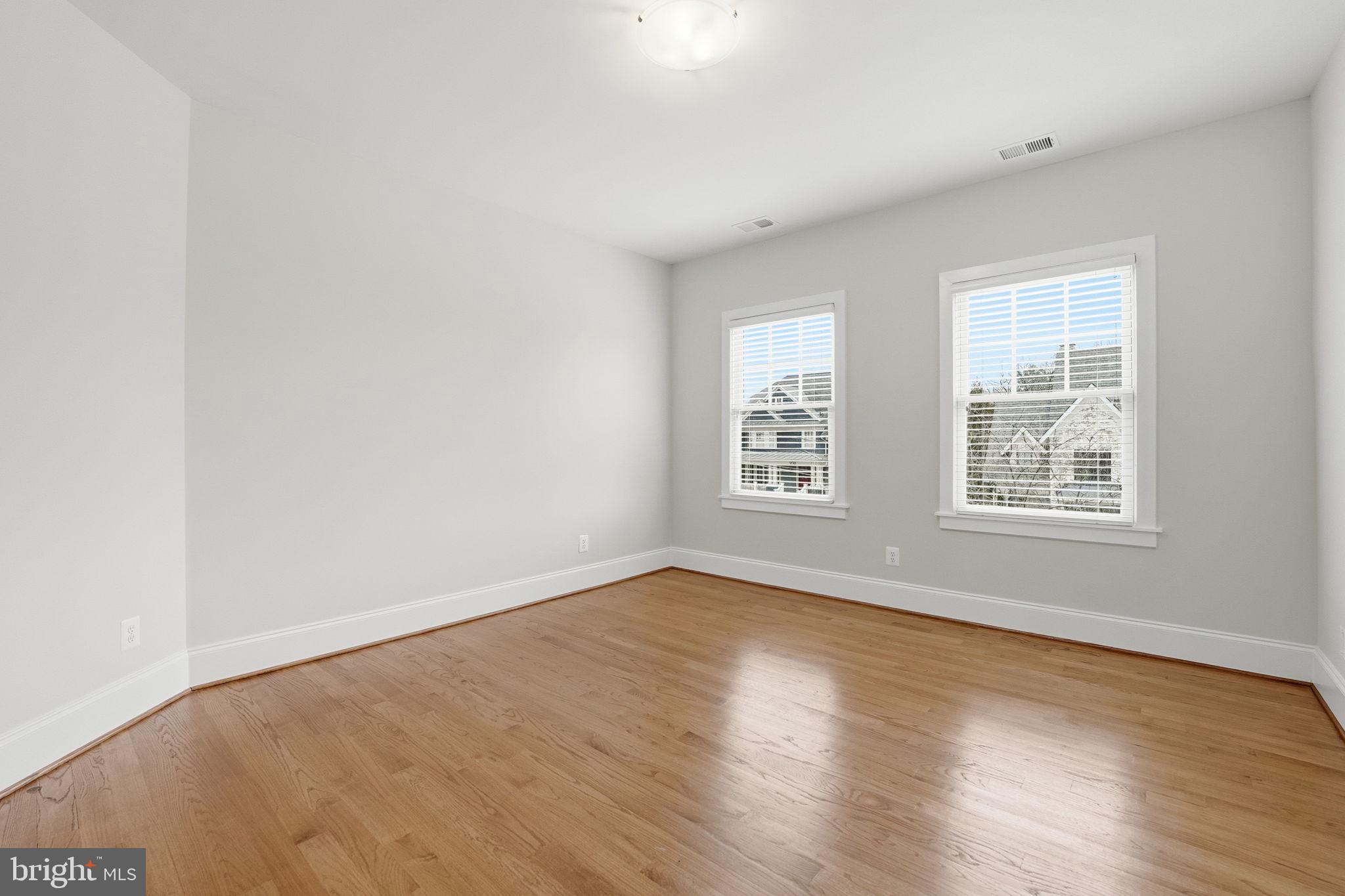 BERKSHIRE OAKWOOD - Residential