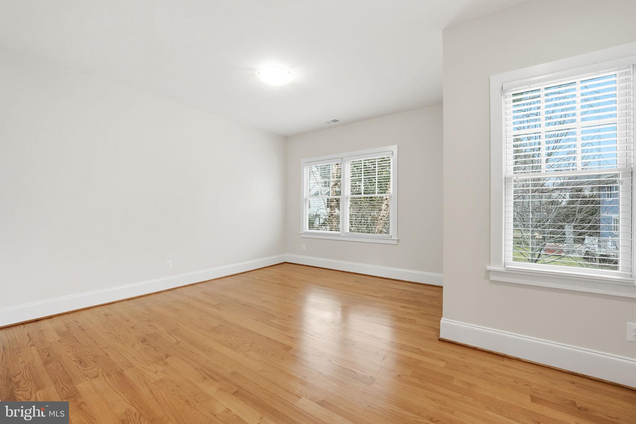 BERKSHIRE OAKWOOD - Residential