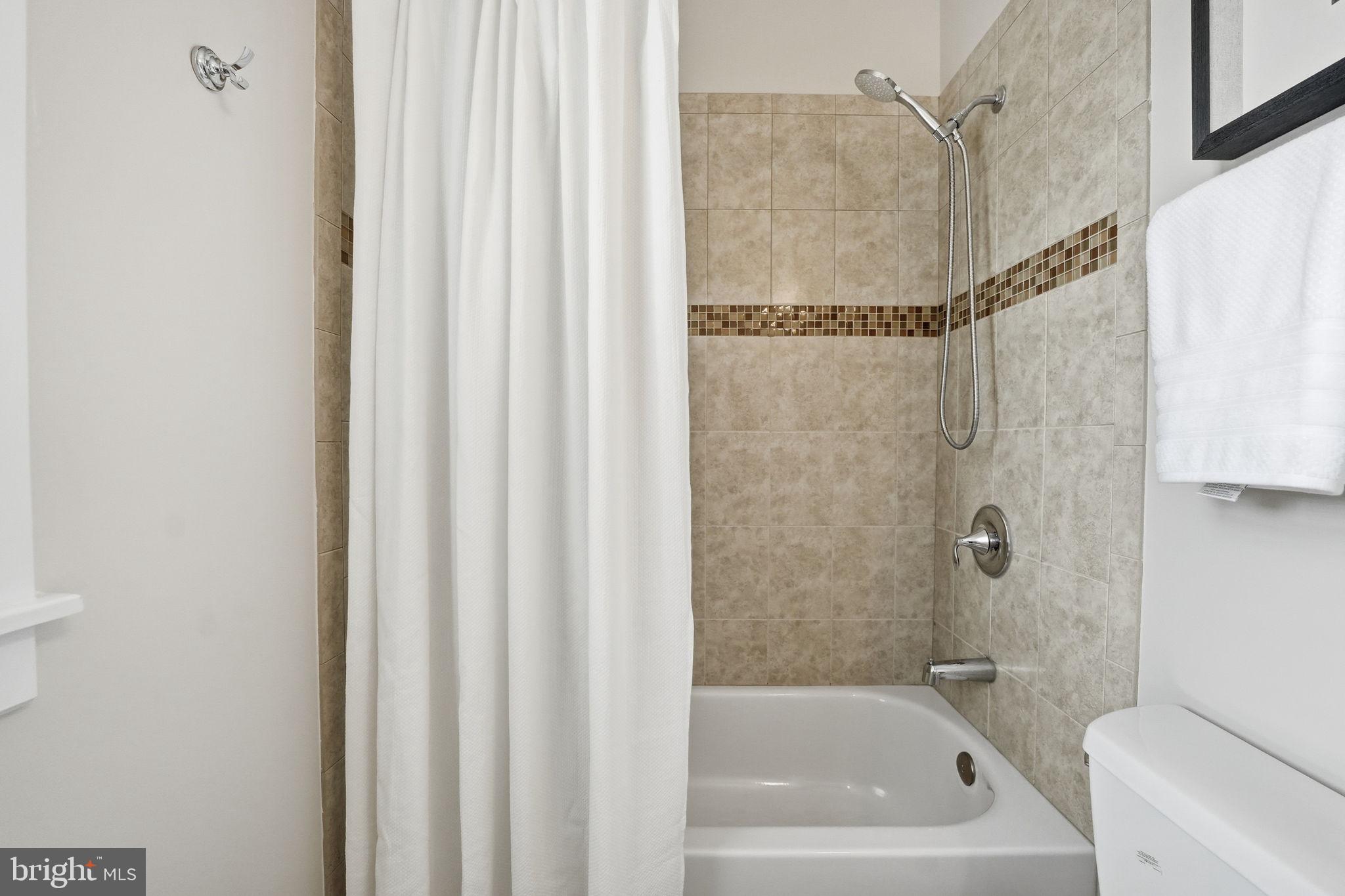 BERKSHIRE OAKWOOD - Residential