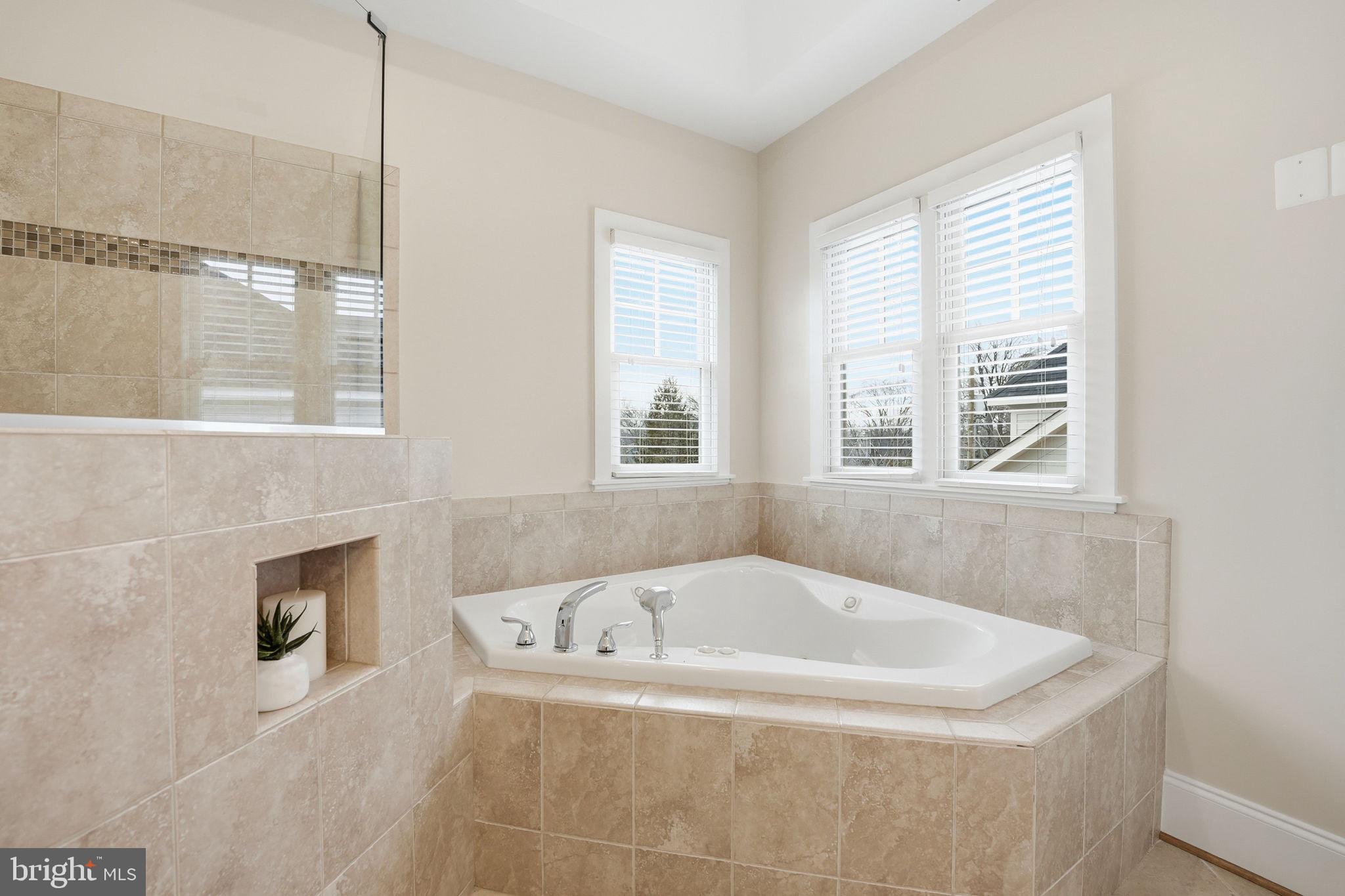 BERKSHIRE OAKWOOD - Residential