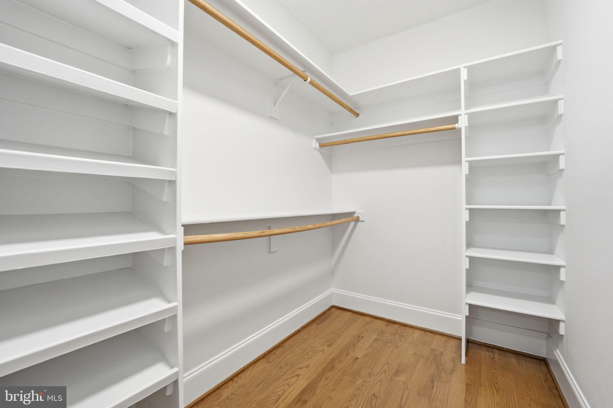 BERKSHIRE OAKWOOD - Residential