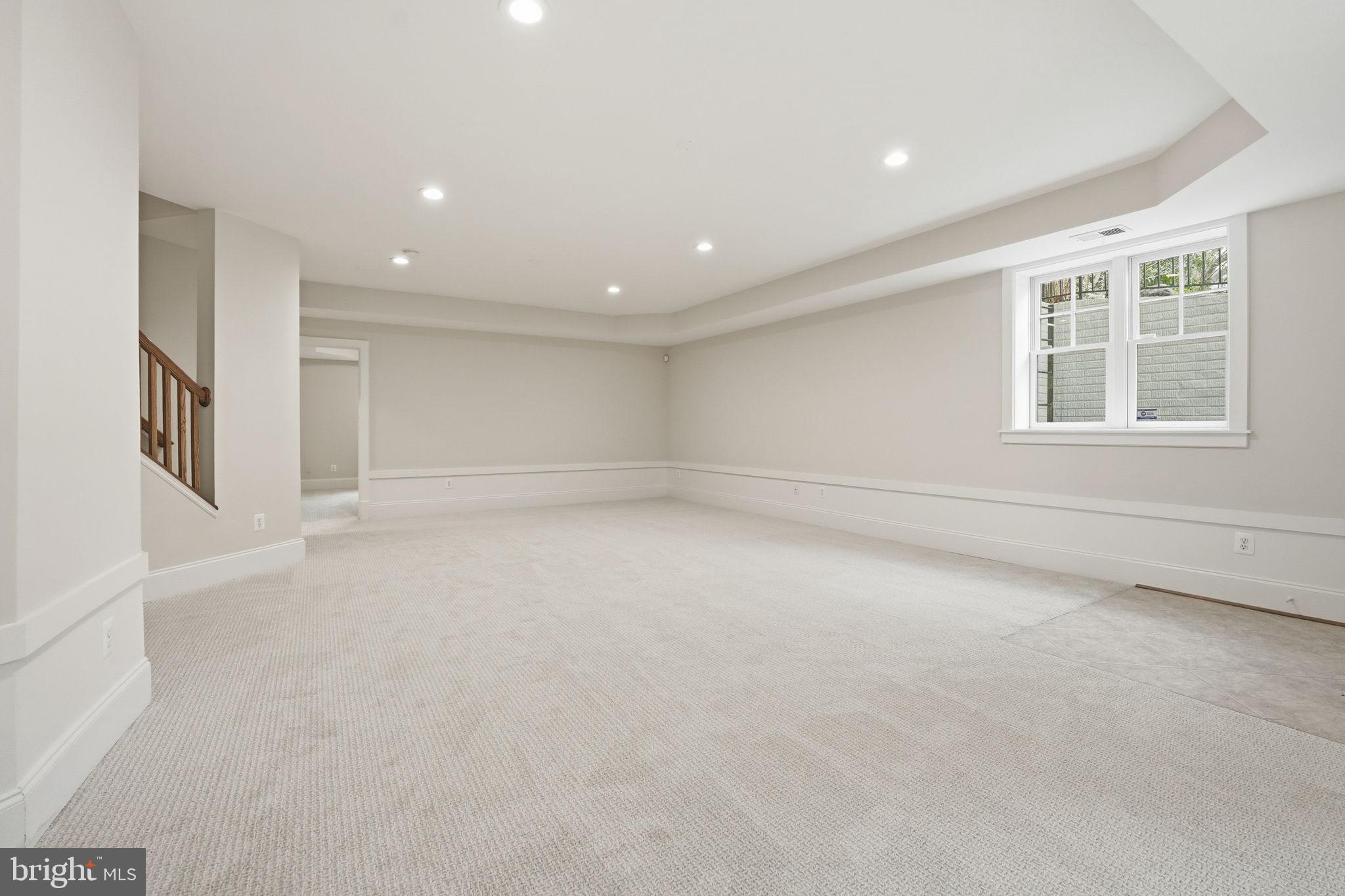 BERKSHIRE OAKWOOD - Residential