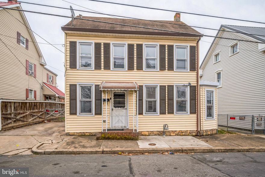 ******   Price to sale and Sold as-is *******

Charming Colonial in Hagerstown's West End! This property boasts a spacious kitchen with access to a rear porch, a separate dining room, a convenient main-level powder room, and a haft bath. Upstairs, you'll find three bedrooms, a full bathroom, and an attic for additional storage. The home includes an oversized two-car garage with separate electric metering and easy alley access. New water heater, fresh paint, and well maintenances.

*******   Offers Due Within the Next 10 Days  - end date: 4/19/2025 *******************
Don't miss your final chance to own this property at a great price before the owner decides to rent it out.                           
    ACT NOW!