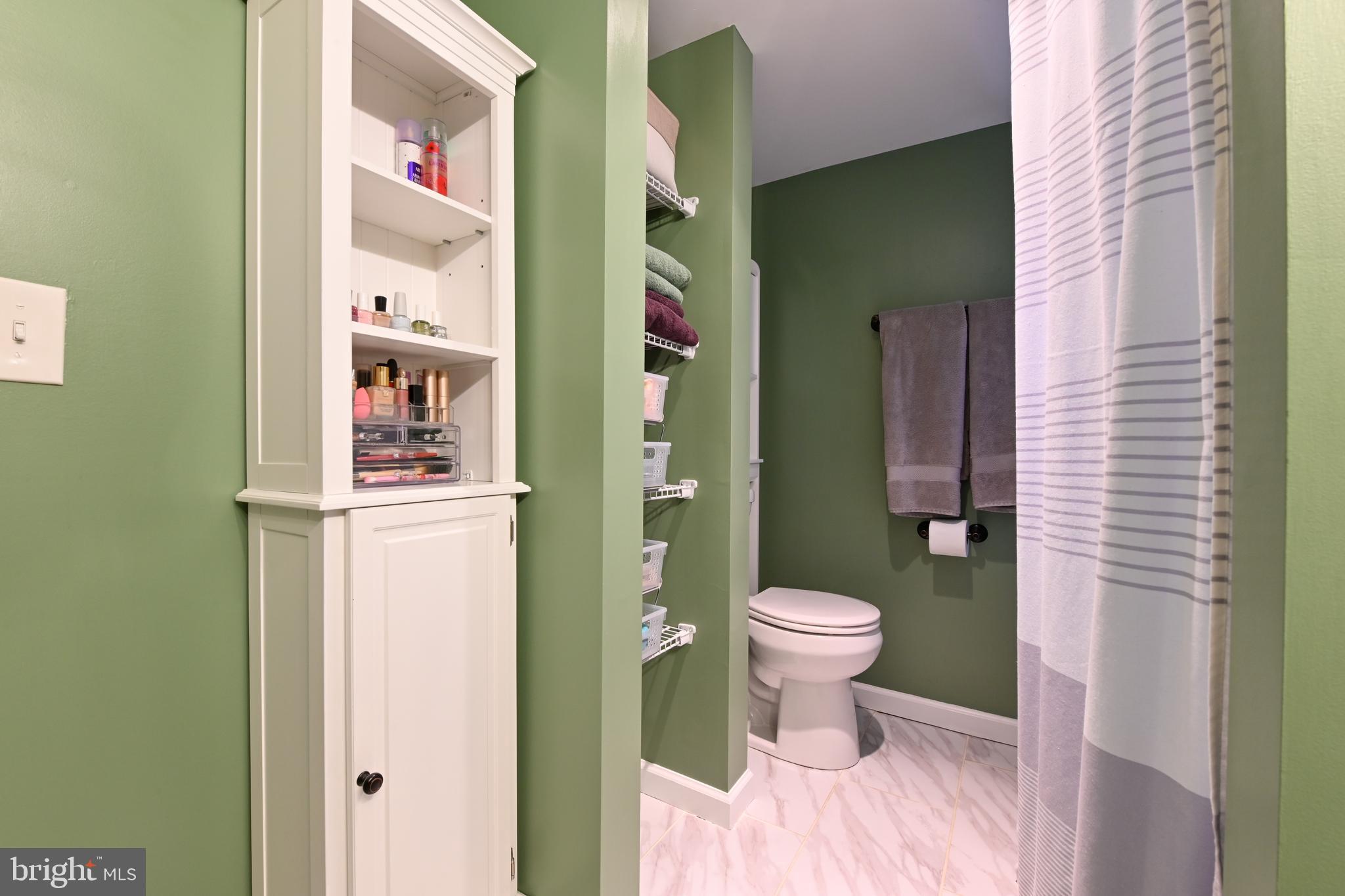 WOODLAND BEACH - Residential