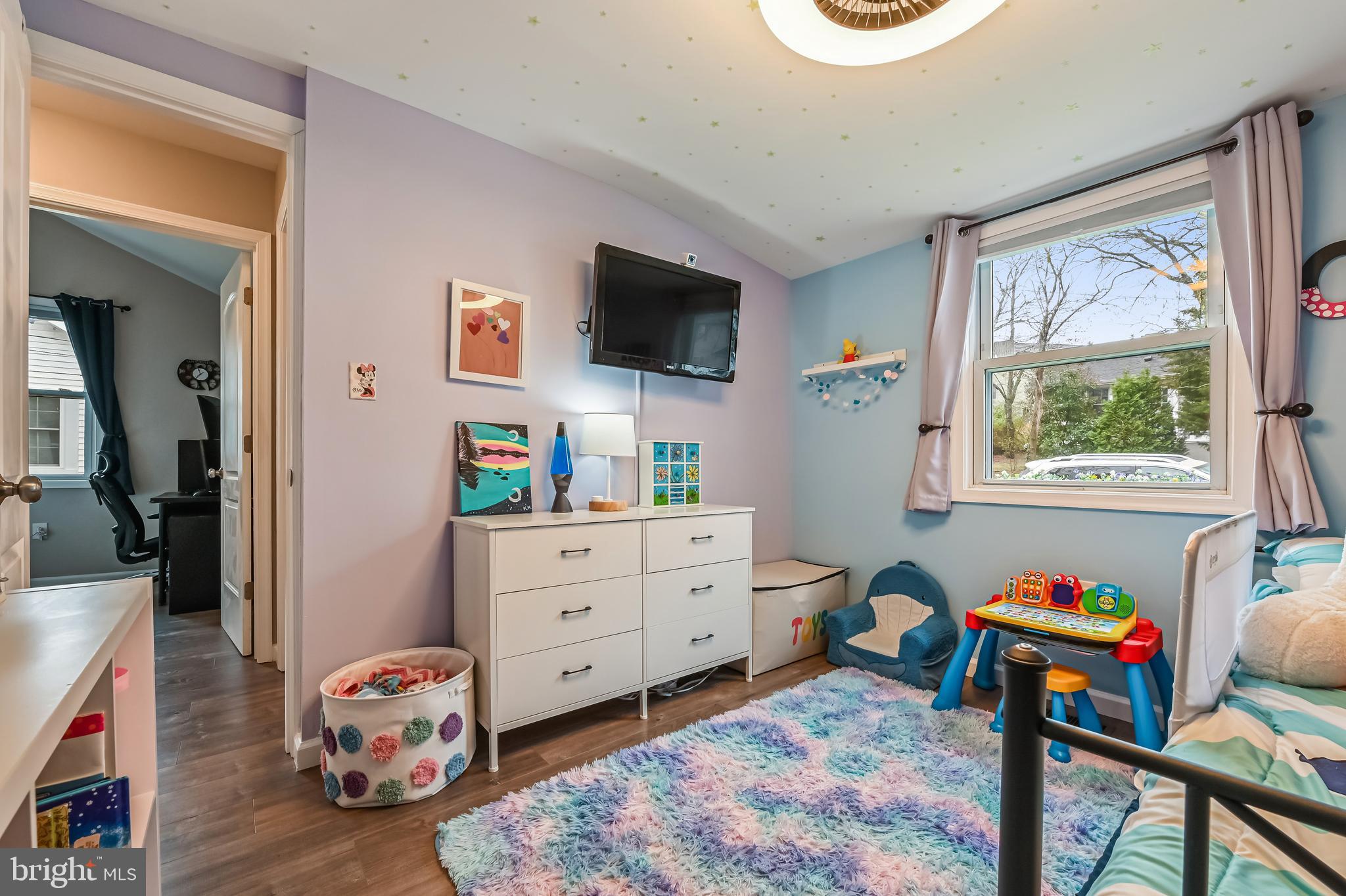 WOODLAND BEACH - Residential