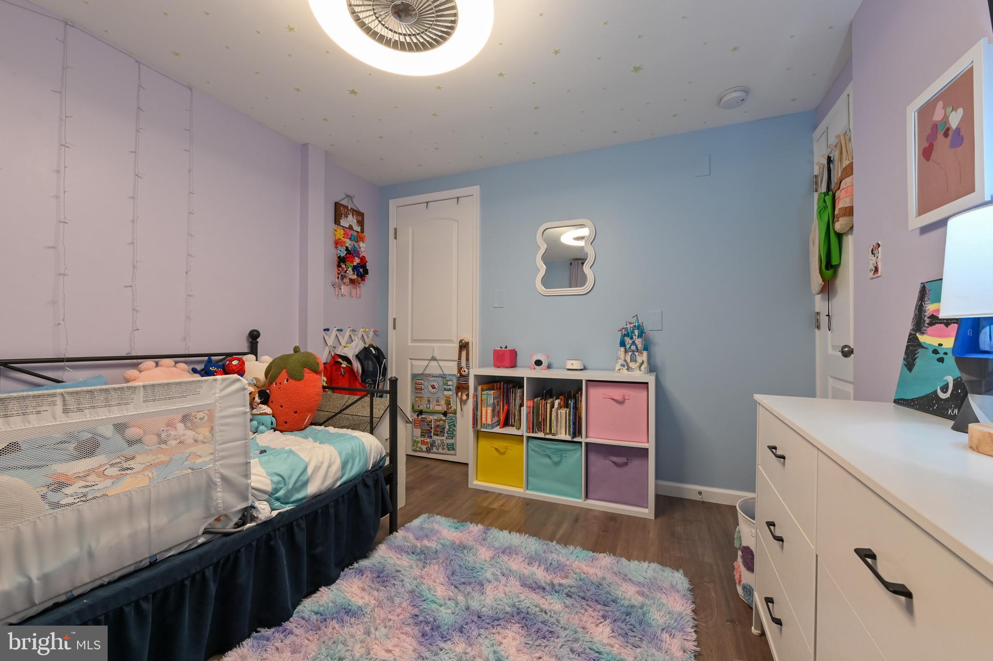 WOODLAND BEACH - Residential