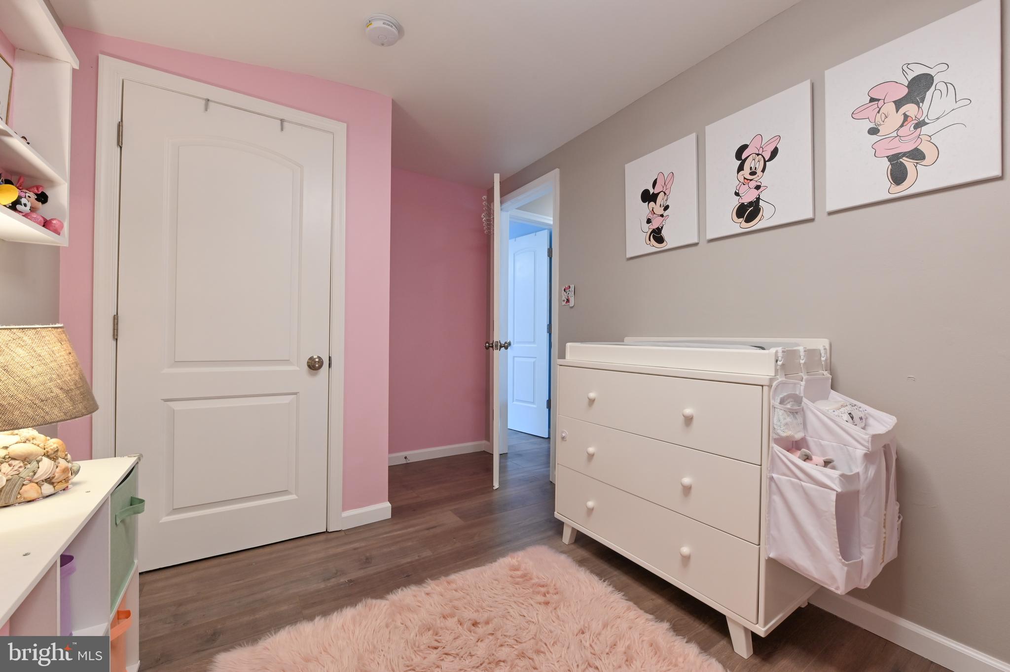 WOODLAND BEACH - Residential