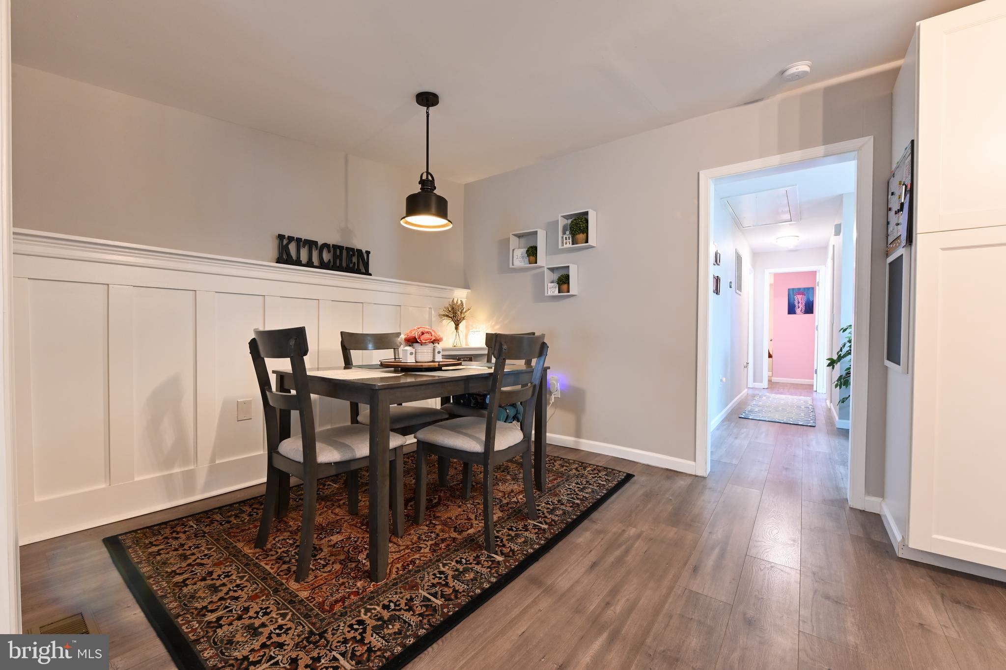 WOODLAND BEACH - Residential