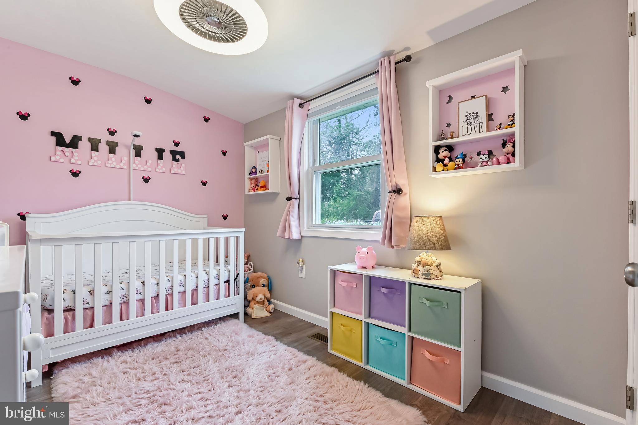 WOODLAND BEACH - Residential