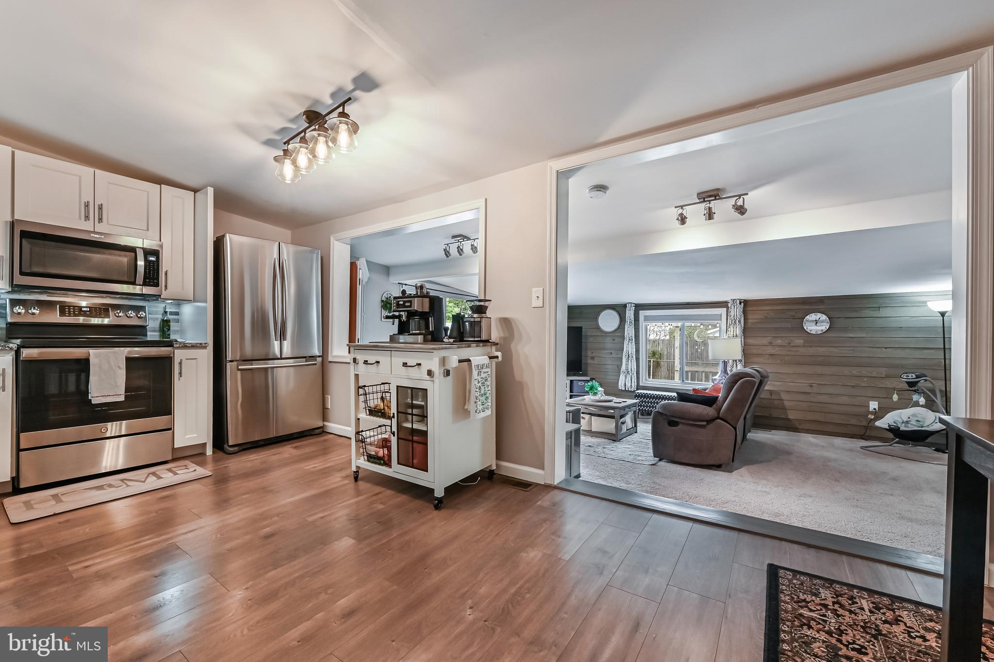 WOODLAND BEACH - Residential