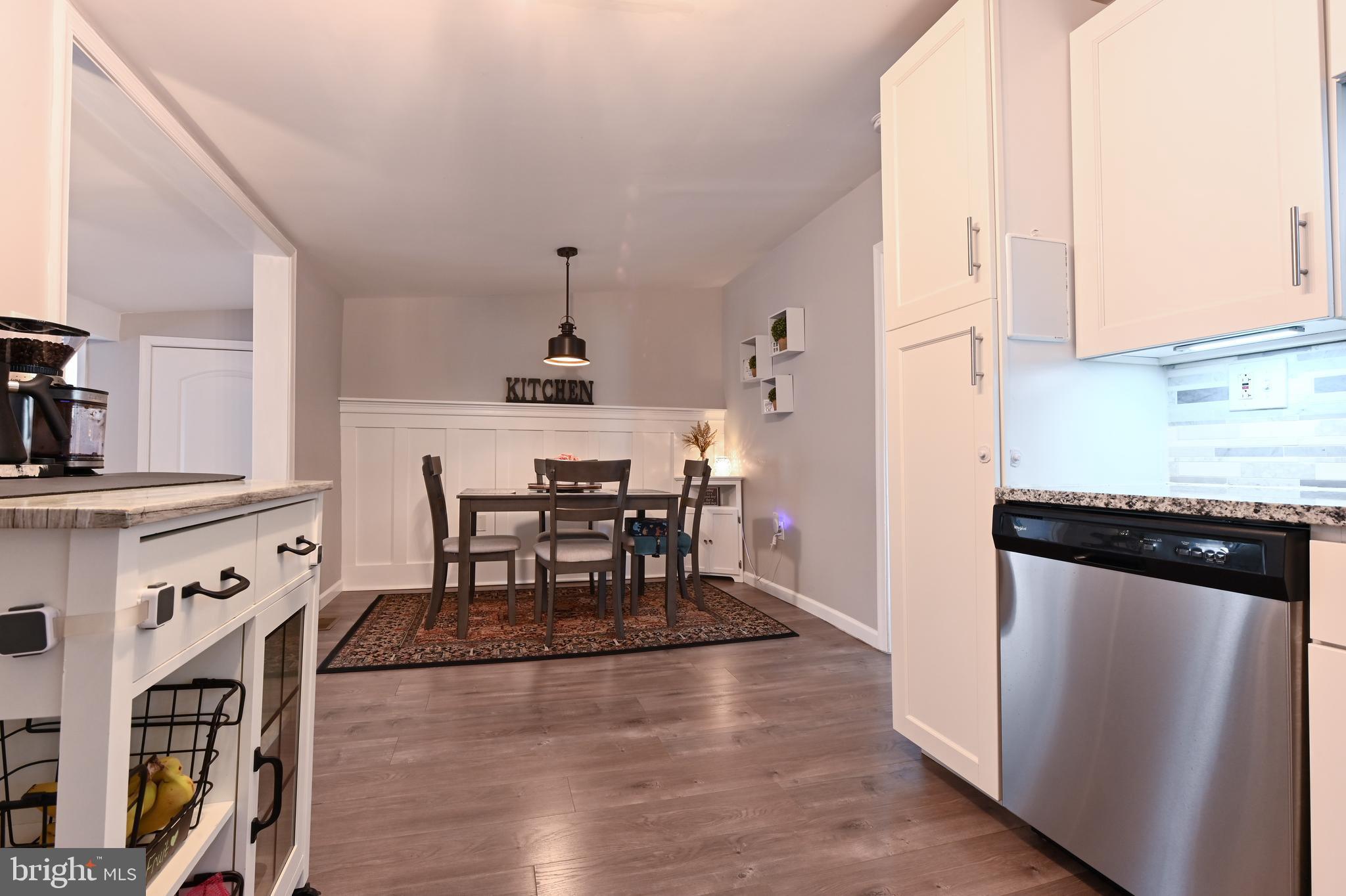 WOODLAND BEACH - Residential